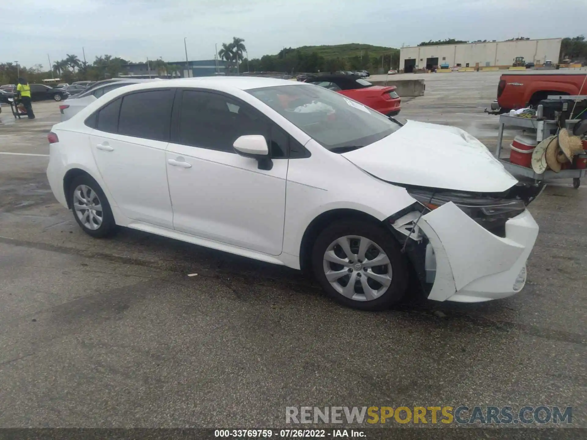 1 Photograph of a damaged car 5YFEPRAE8LP130294 TOYOTA COROLLA 2020