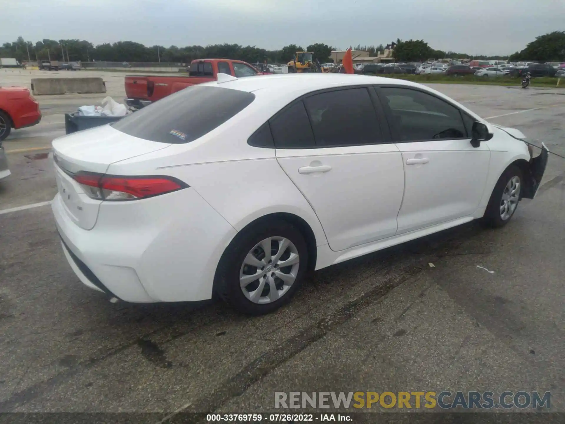 4 Photograph of a damaged car 5YFEPRAE8LP130294 TOYOTA COROLLA 2020