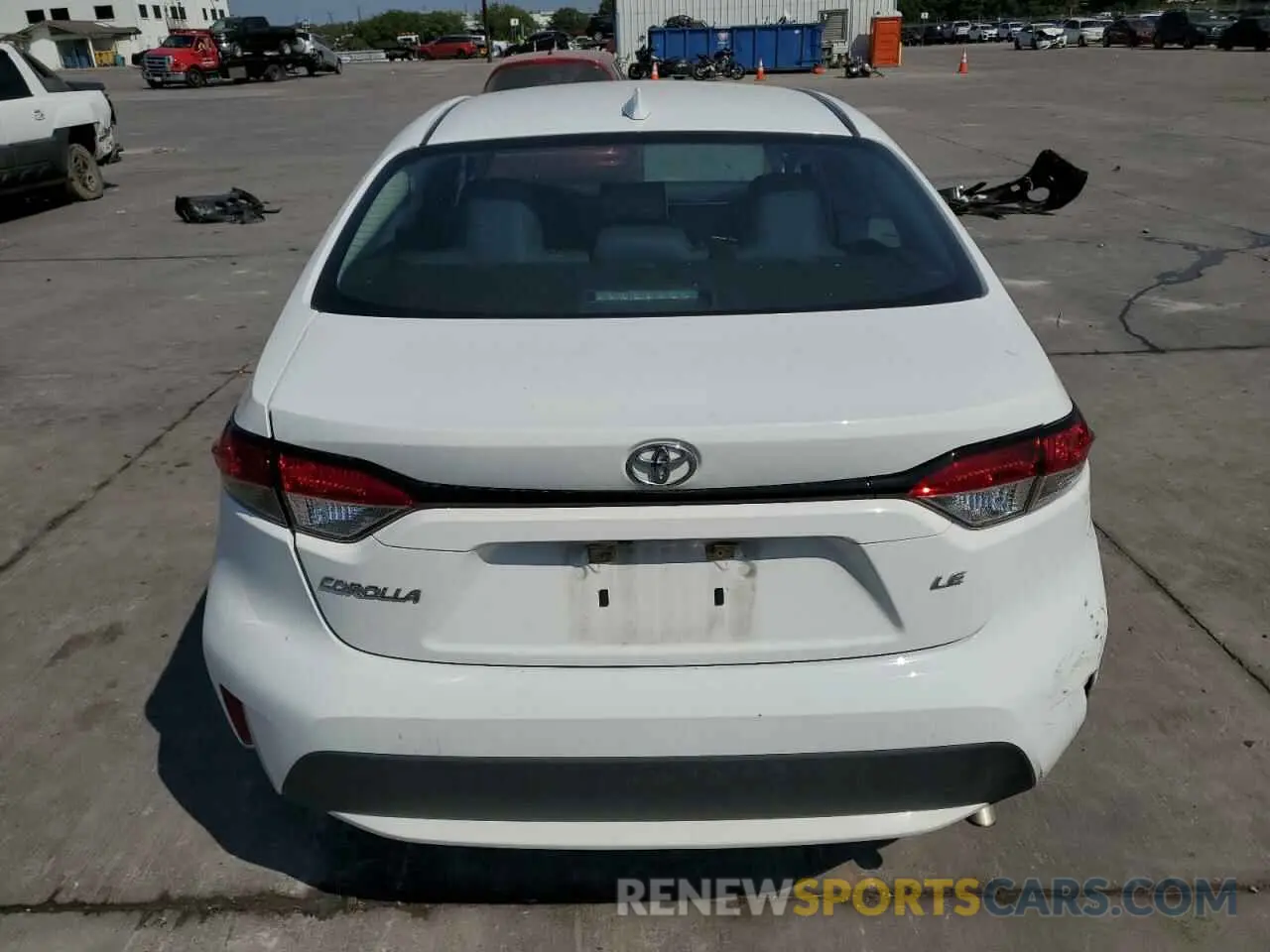6 Photograph of a damaged car 5YFEPRAE8LP136385 TOYOTA COROLLA 2020