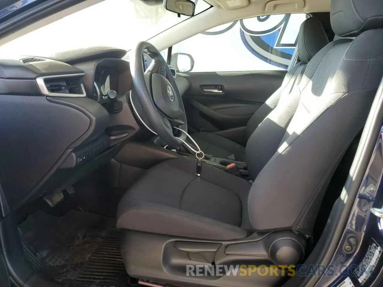 7 Photograph of a damaged car 5YFEPRAE8LP137021 TOYOTA COROLLA 2020