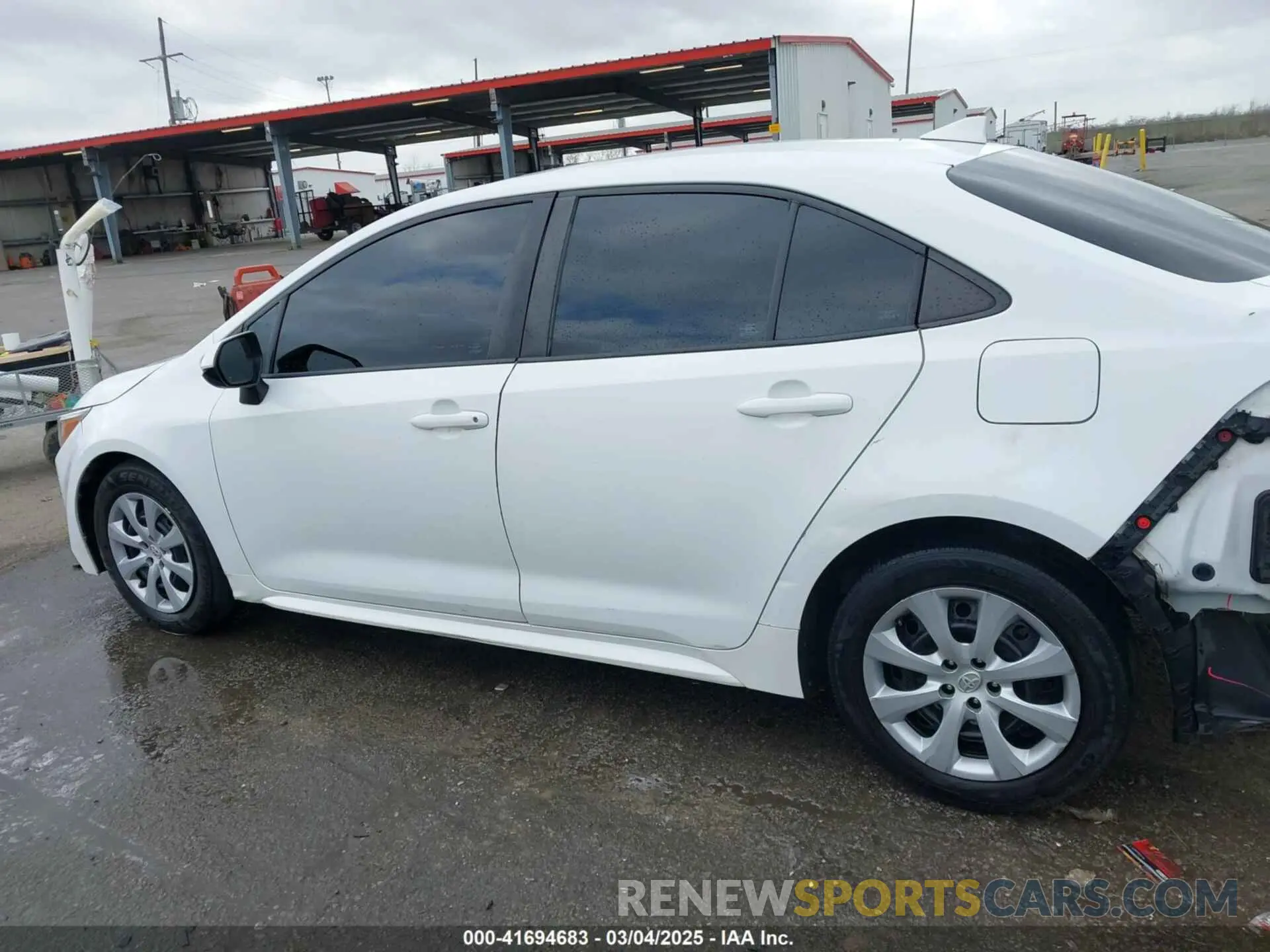 14 Photograph of a damaged car 5YFEPRAE9LP024324 TOYOTA COROLLA 2020