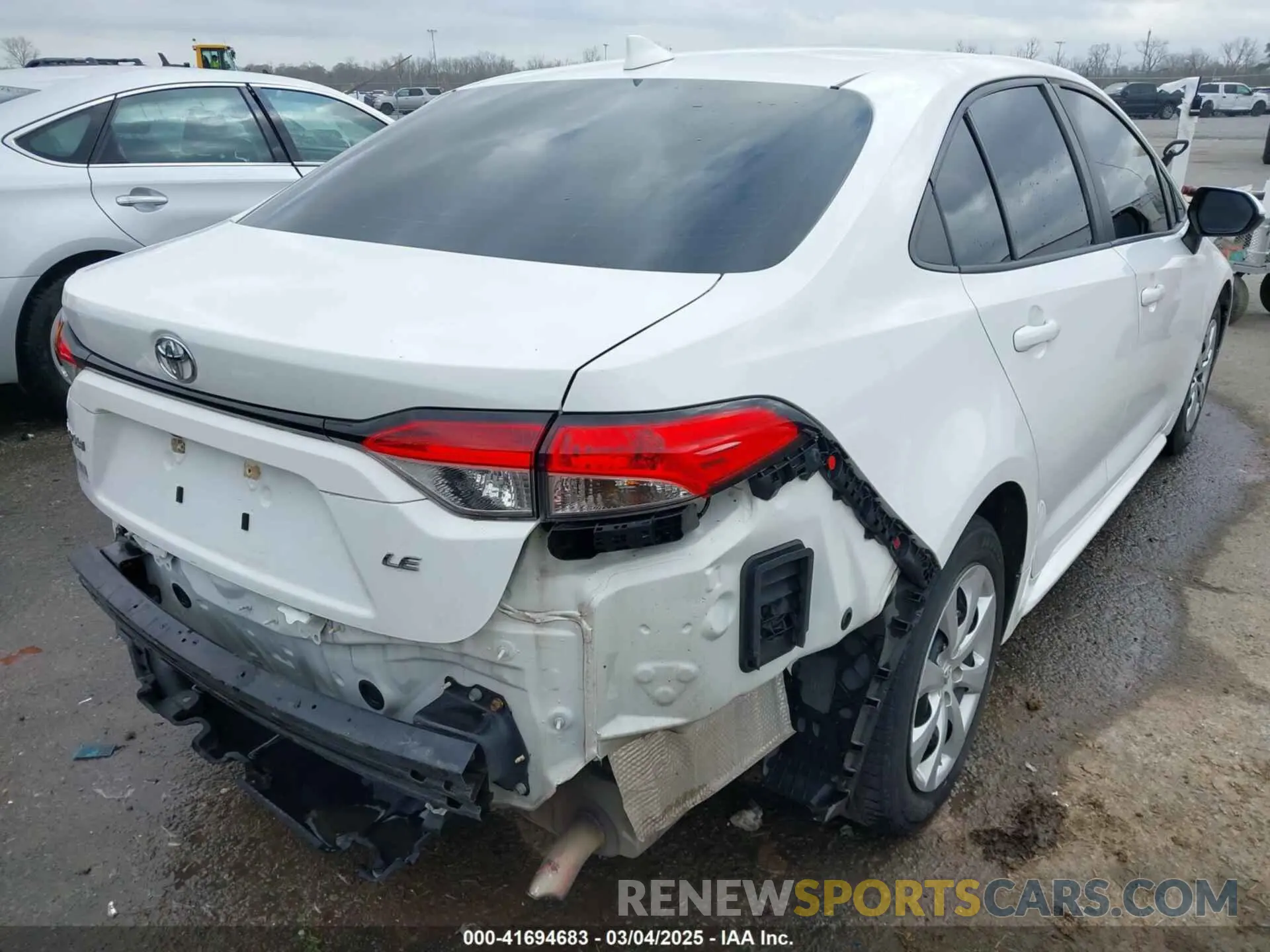 4 Photograph of a damaged car 5YFEPRAE9LP024324 TOYOTA COROLLA 2020