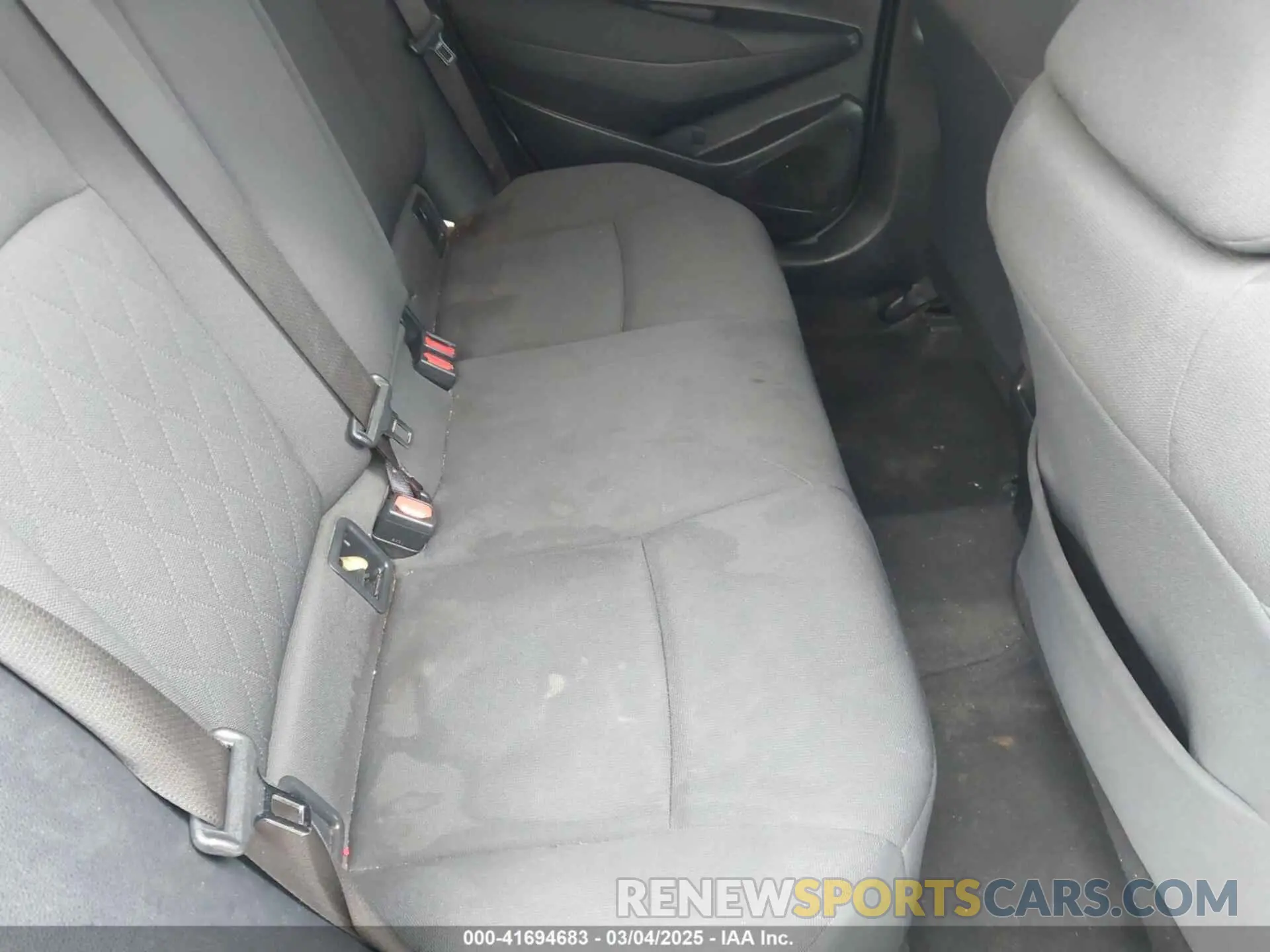 8 Photograph of a damaged car 5YFEPRAE9LP024324 TOYOTA COROLLA 2020