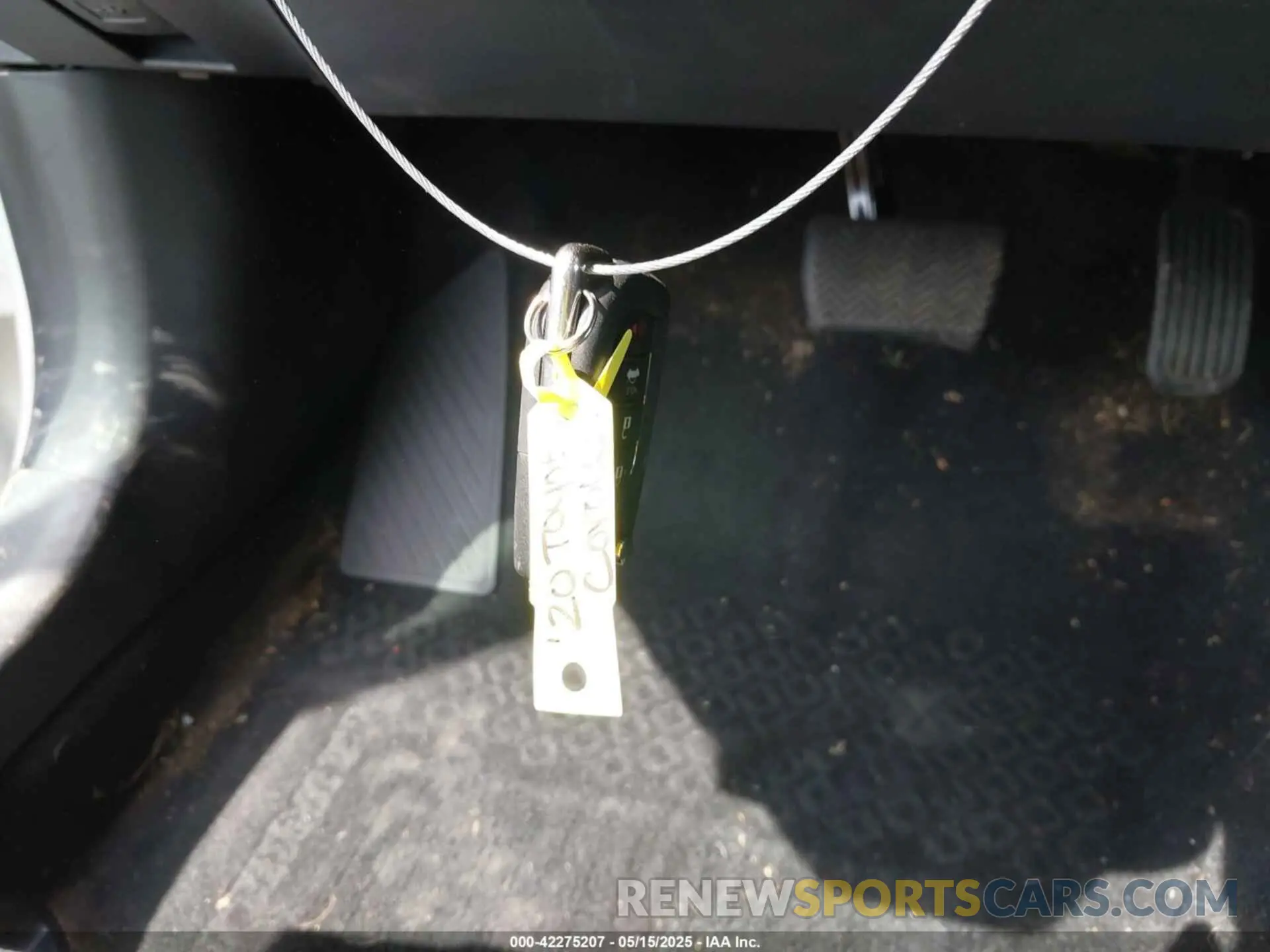 11 Photograph of a damaged car 5YFEPRAE9LP031354 TOYOTA COROLLA 2020
