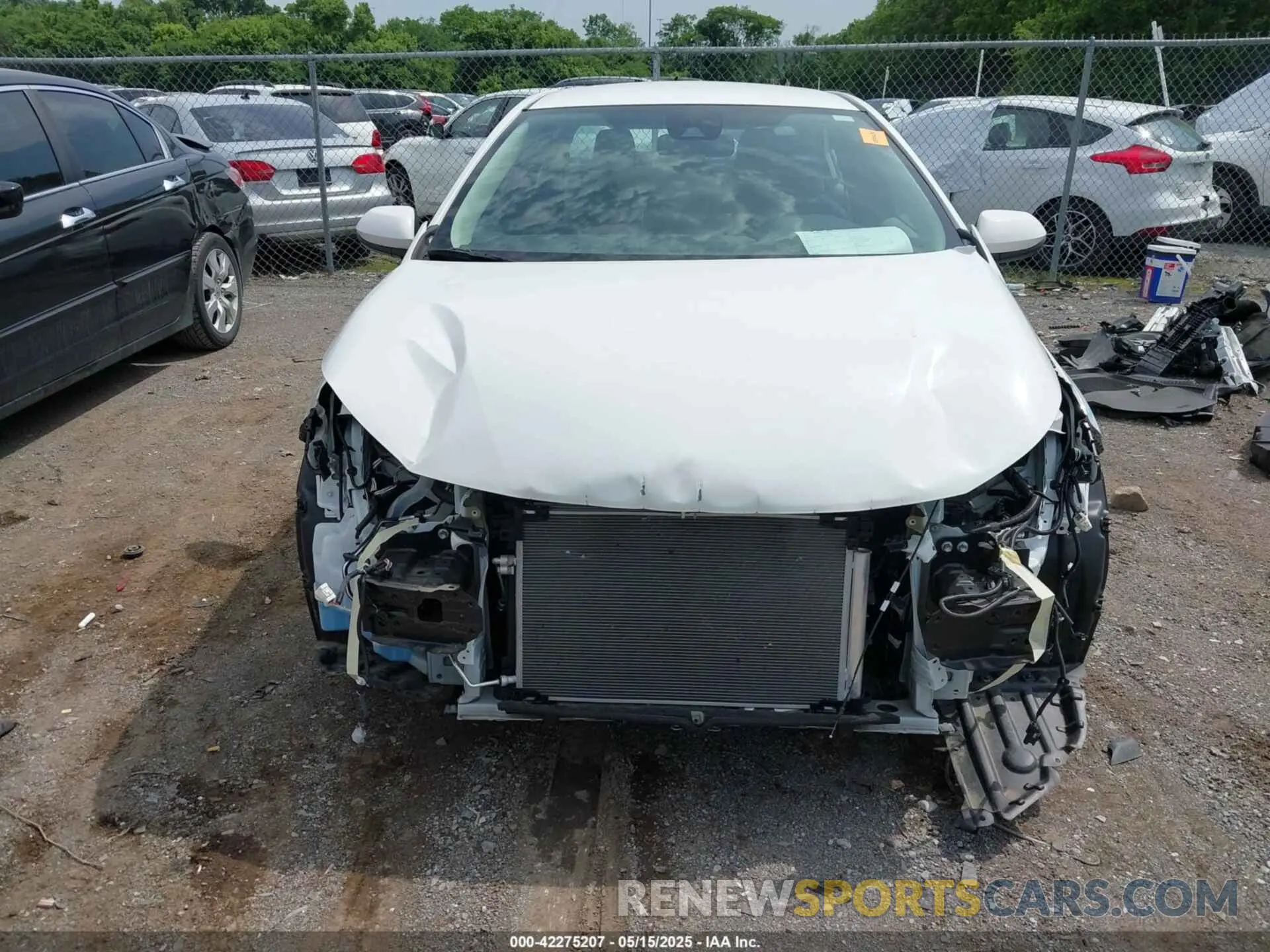 13 Photograph of a damaged car 5YFEPRAE9LP031354 TOYOTA COROLLA 2020
