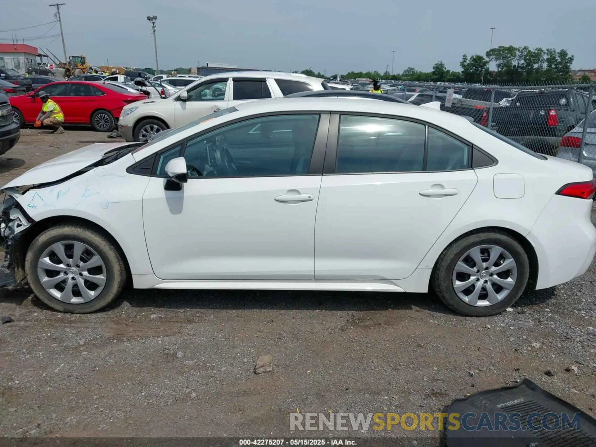 15 Photograph of a damaged car 5YFEPRAE9LP031354 TOYOTA COROLLA 2020