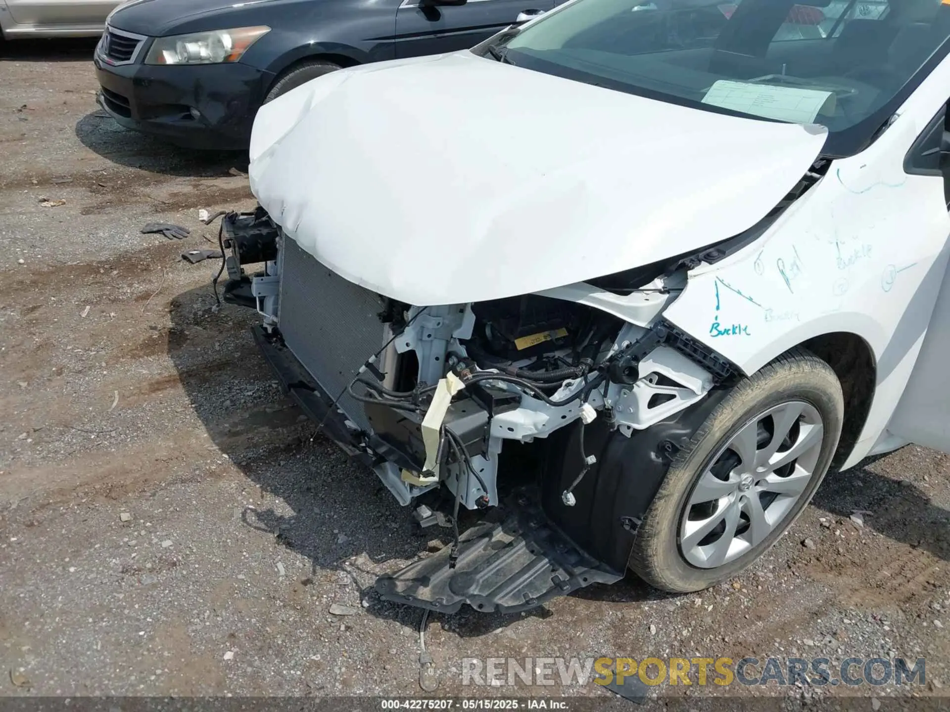 6 Photograph of a damaged car 5YFEPRAE9LP031354 TOYOTA COROLLA 2020