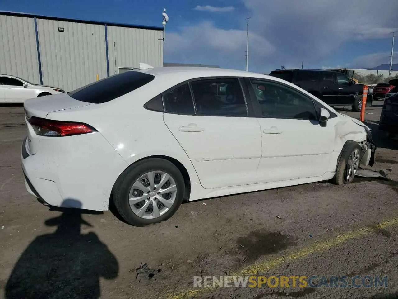 3 Photograph of a damaged car 5YFEPRAE9LP035274 TOYOTA COROLLA 2020