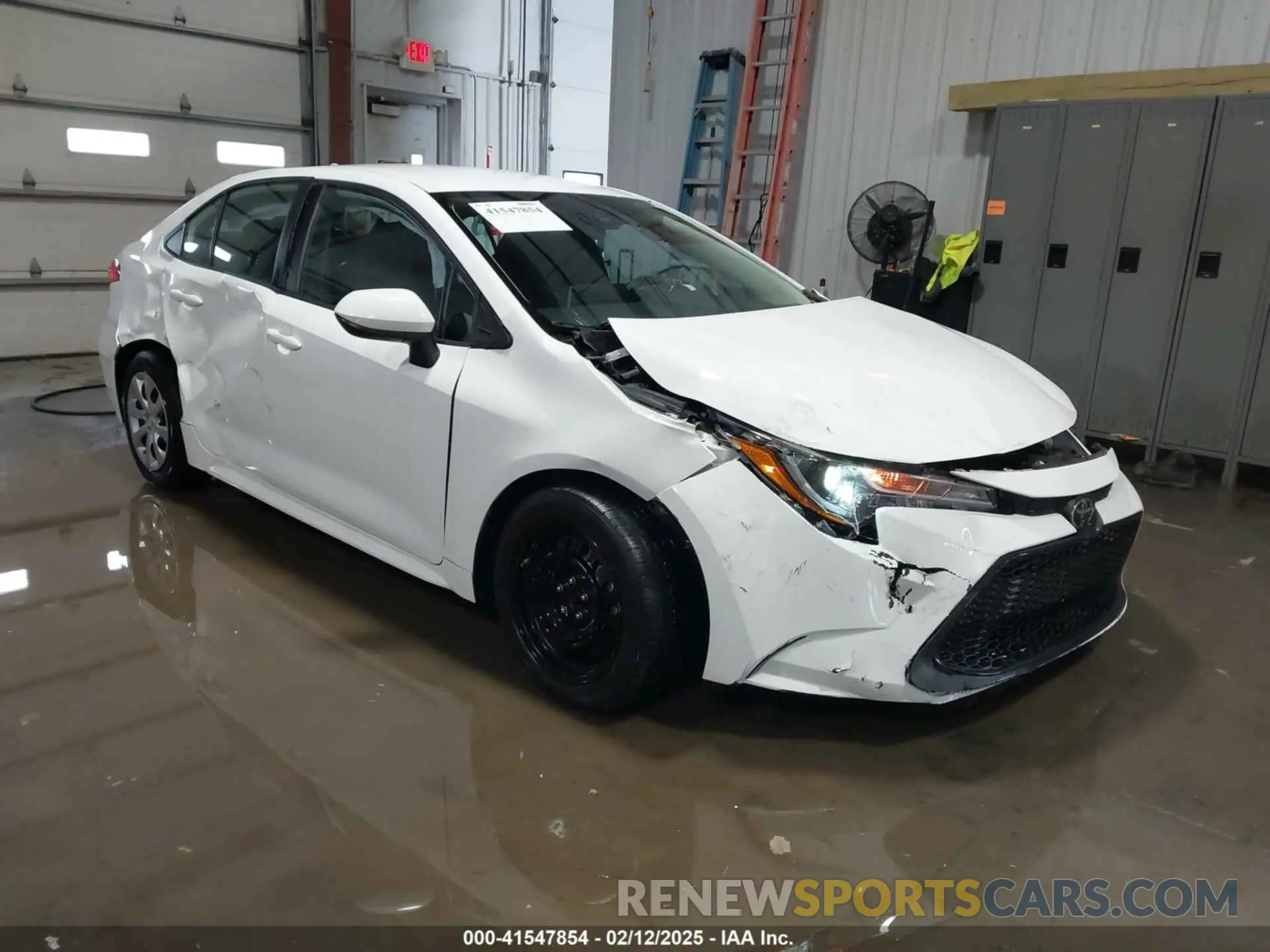 1 Photograph of a damaged car 5YFEPRAE9LP040216 TOYOTA COROLLA 2020
