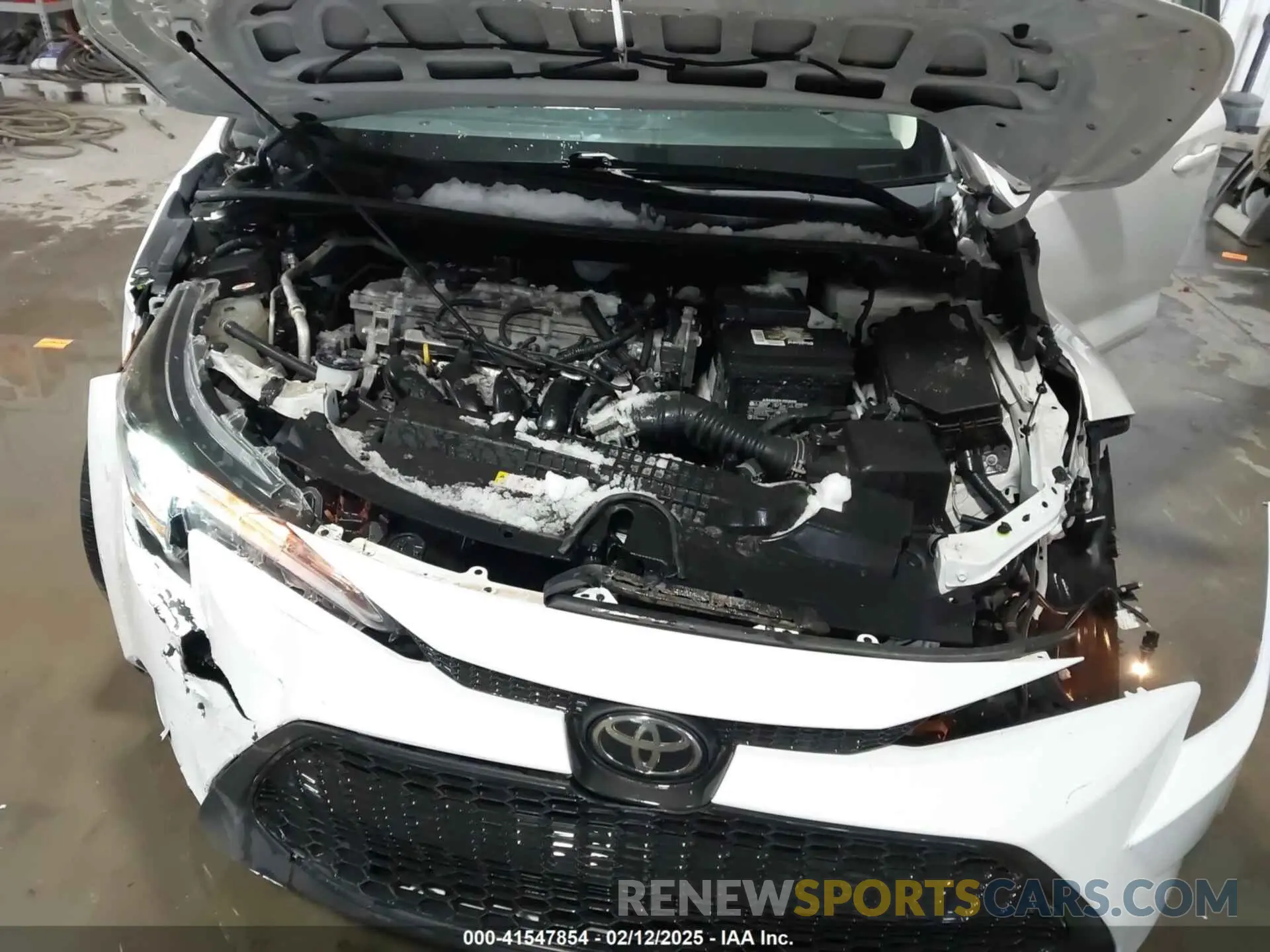 10 Photograph of a damaged car 5YFEPRAE9LP040216 TOYOTA COROLLA 2020