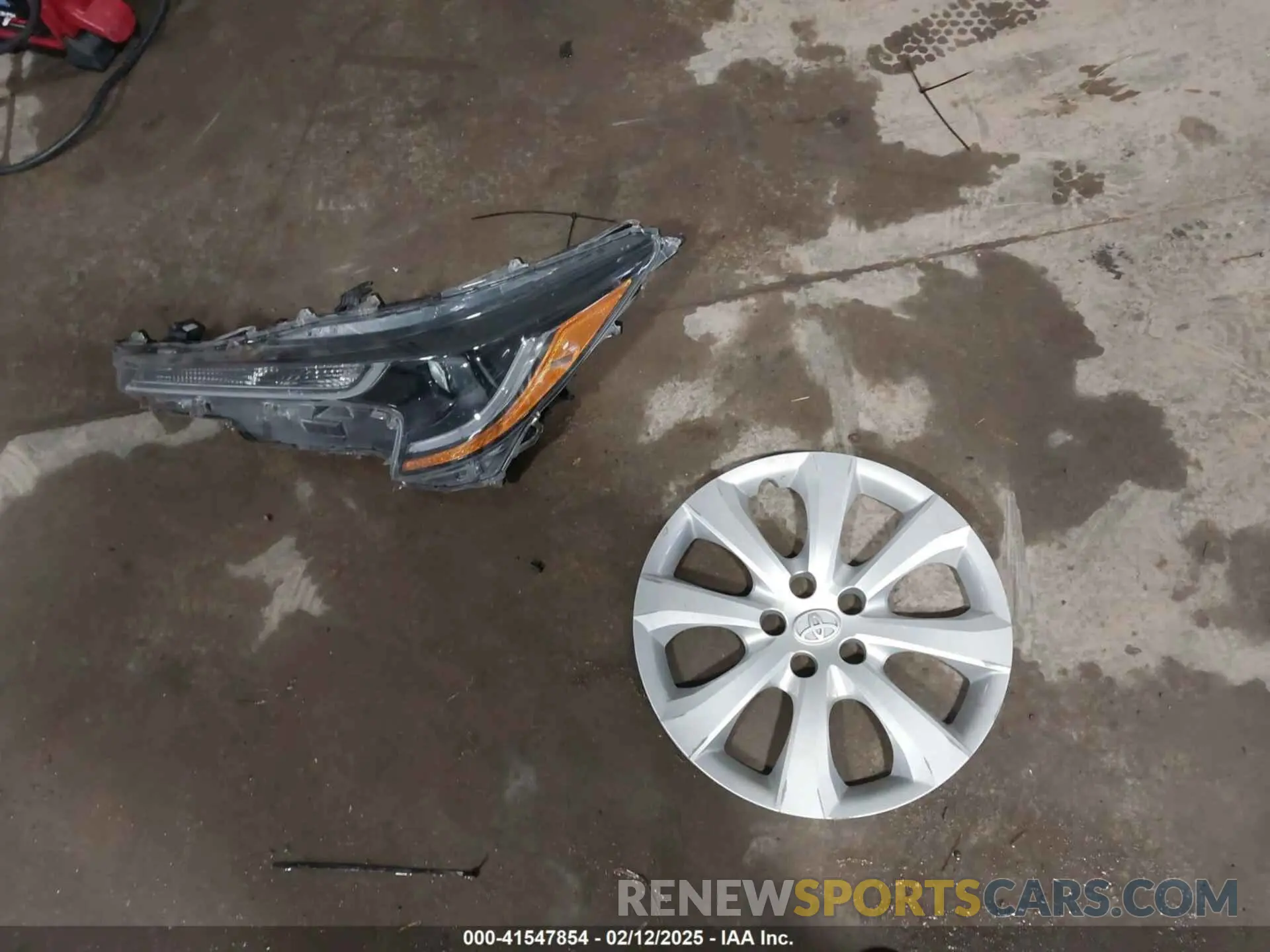 12 Photograph of a damaged car 5YFEPRAE9LP040216 TOYOTA COROLLA 2020