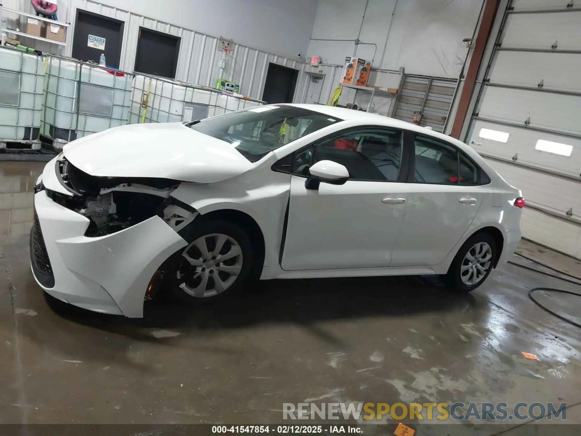 15 Photograph of a damaged car 5YFEPRAE9LP040216 TOYOTA COROLLA 2020