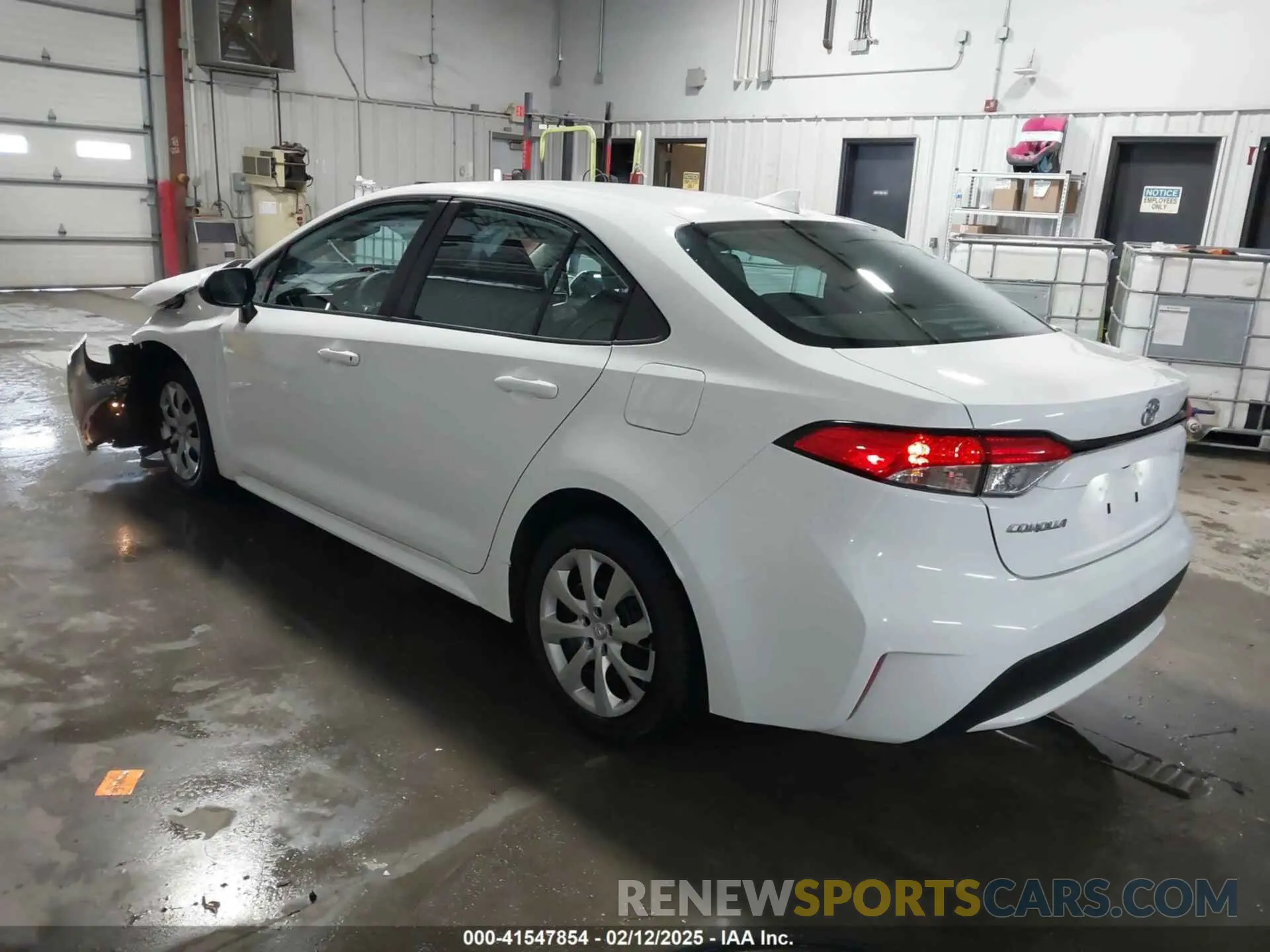 3 Photograph of a damaged car 5YFEPRAE9LP040216 TOYOTA COROLLA 2020