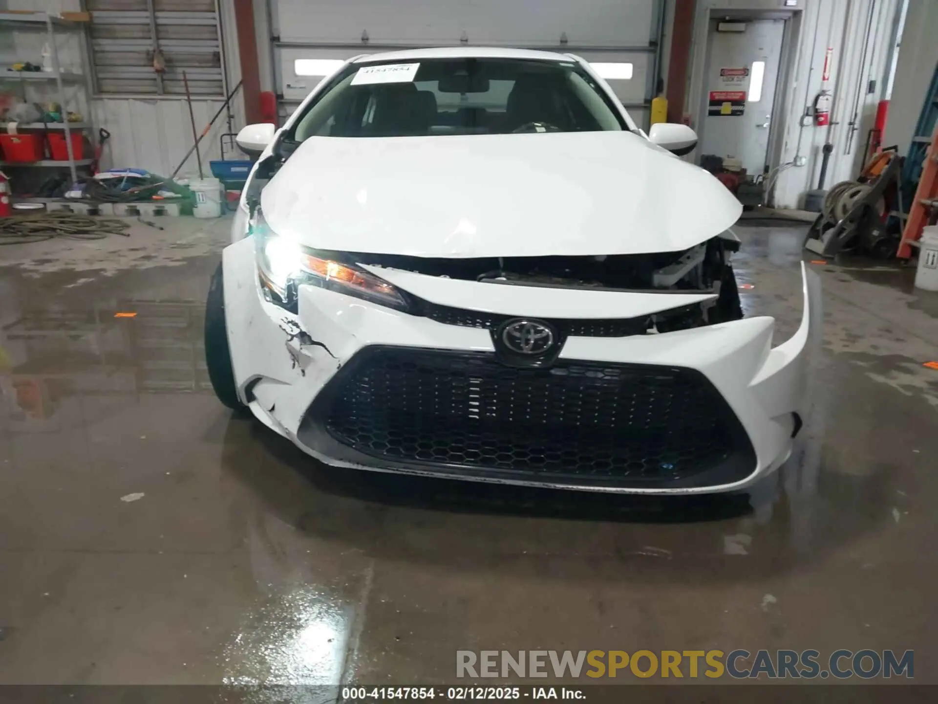 6 Photograph of a damaged car 5YFEPRAE9LP040216 TOYOTA COROLLA 2020