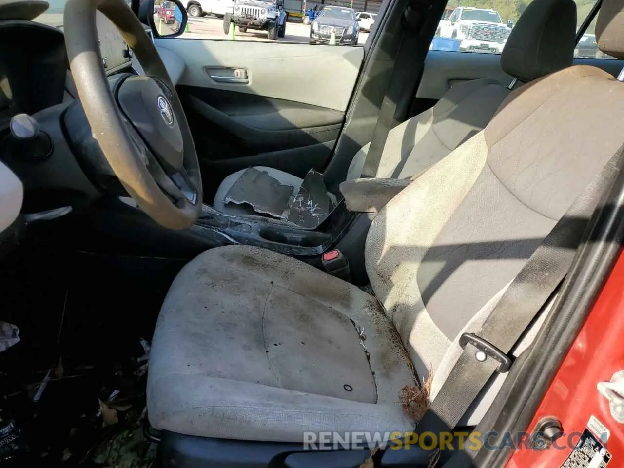 7 Photograph of a damaged car 5YFEPRAE9LP048350 TOYOTA COROLLA 2020