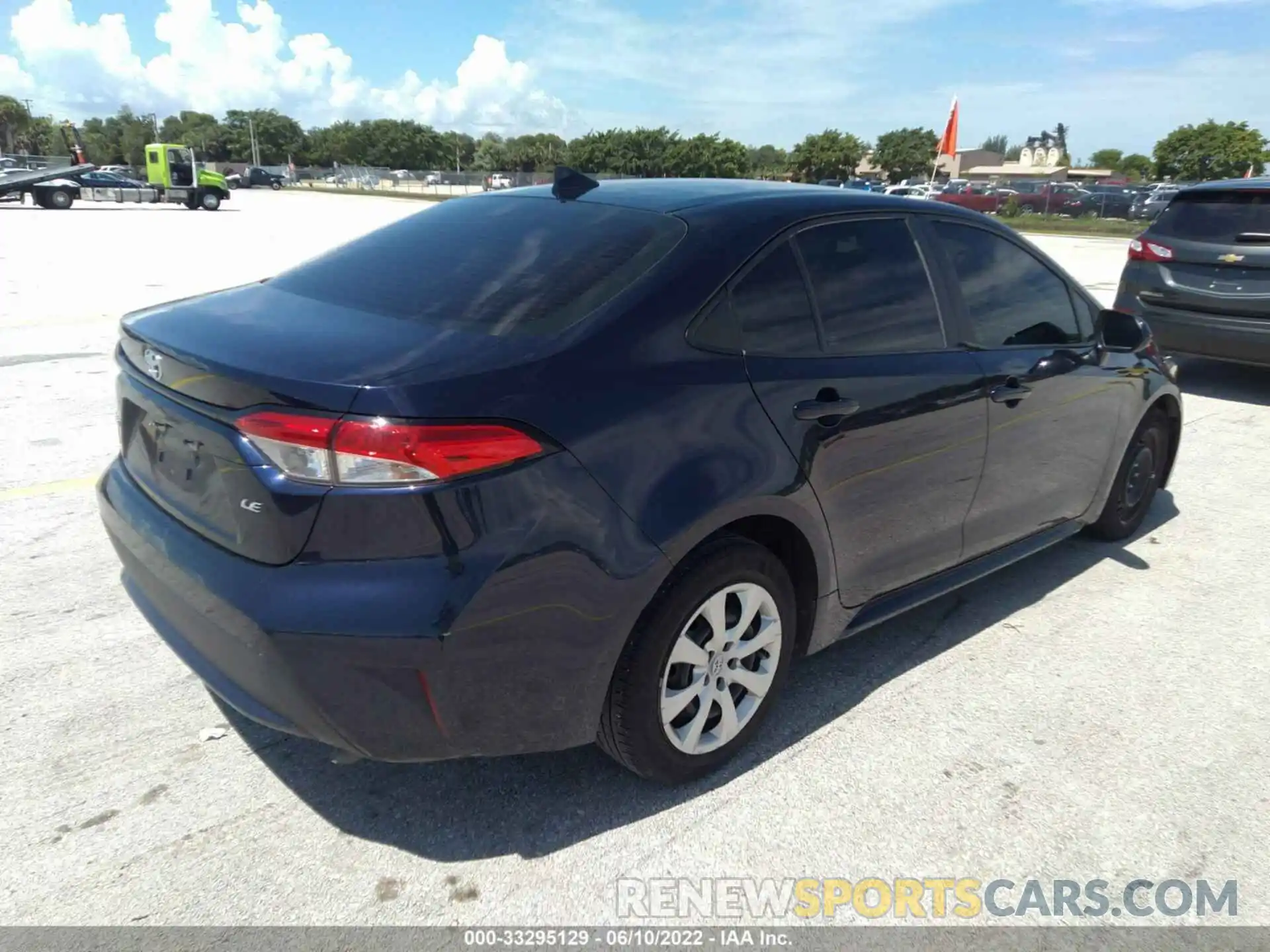 4 Photograph of a damaged car 5YFEPRAE9LP052947 TOYOTA COROLLA 2020