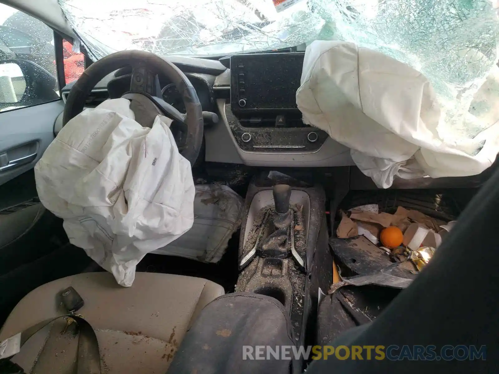 9 Photograph of a damaged car 5YFEPRAE9LP064726 TOYOTA COROLLA 2020