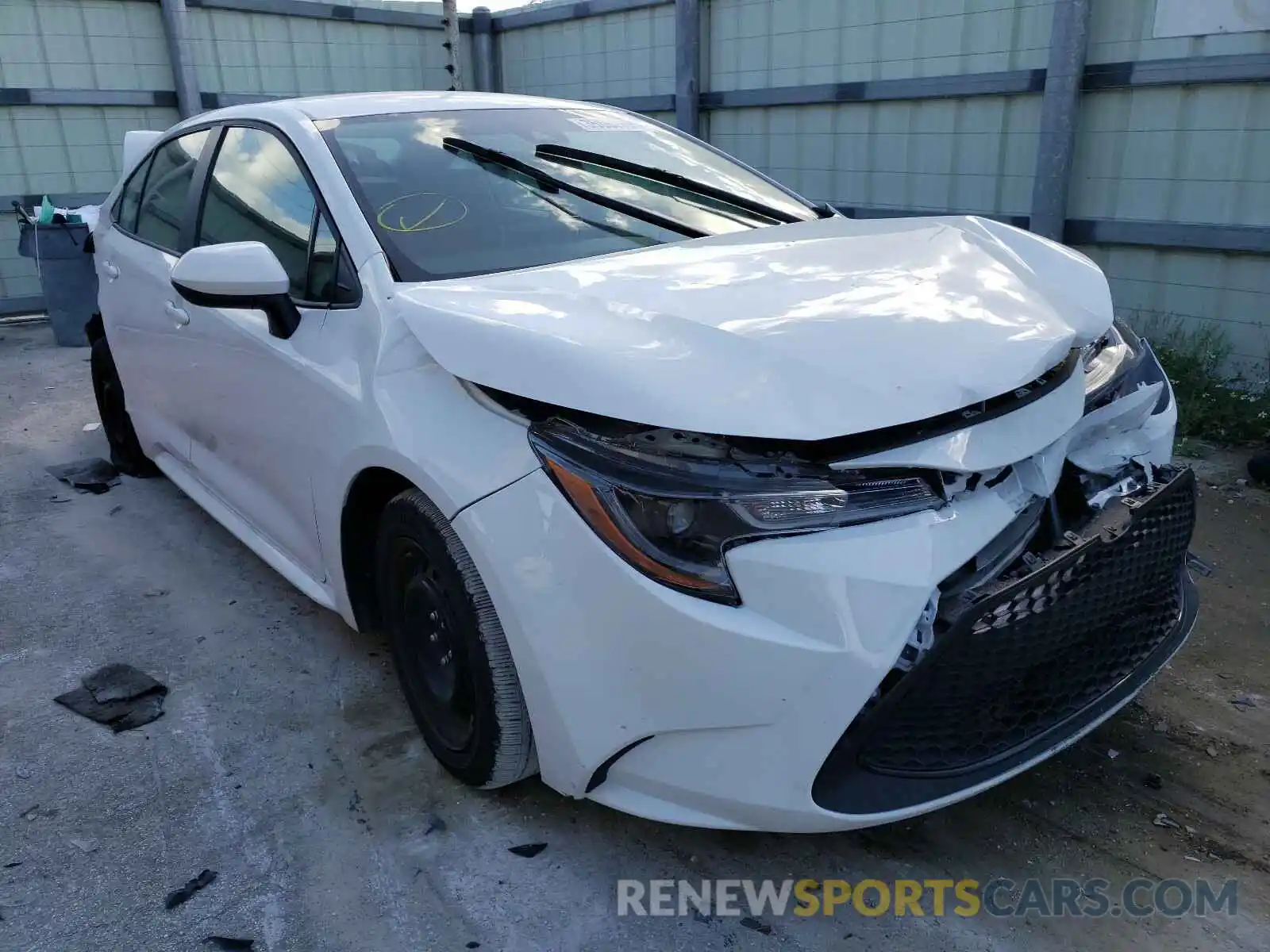 1 Photograph of a damaged car 5YFEPRAE9LP069683 TOYOTA COROLLA 2020