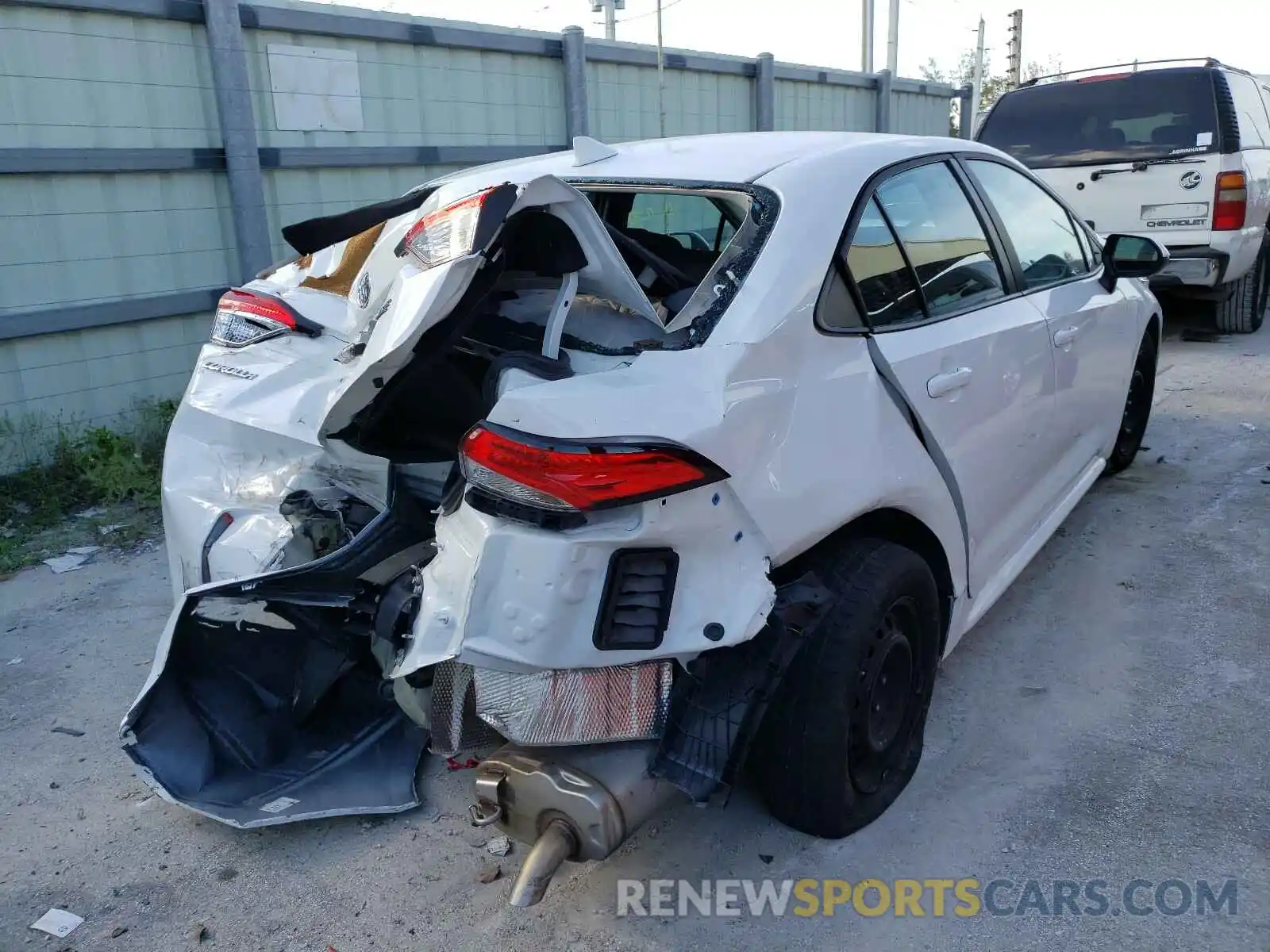 4 Photograph of a damaged car 5YFEPRAE9LP069683 TOYOTA COROLLA 2020