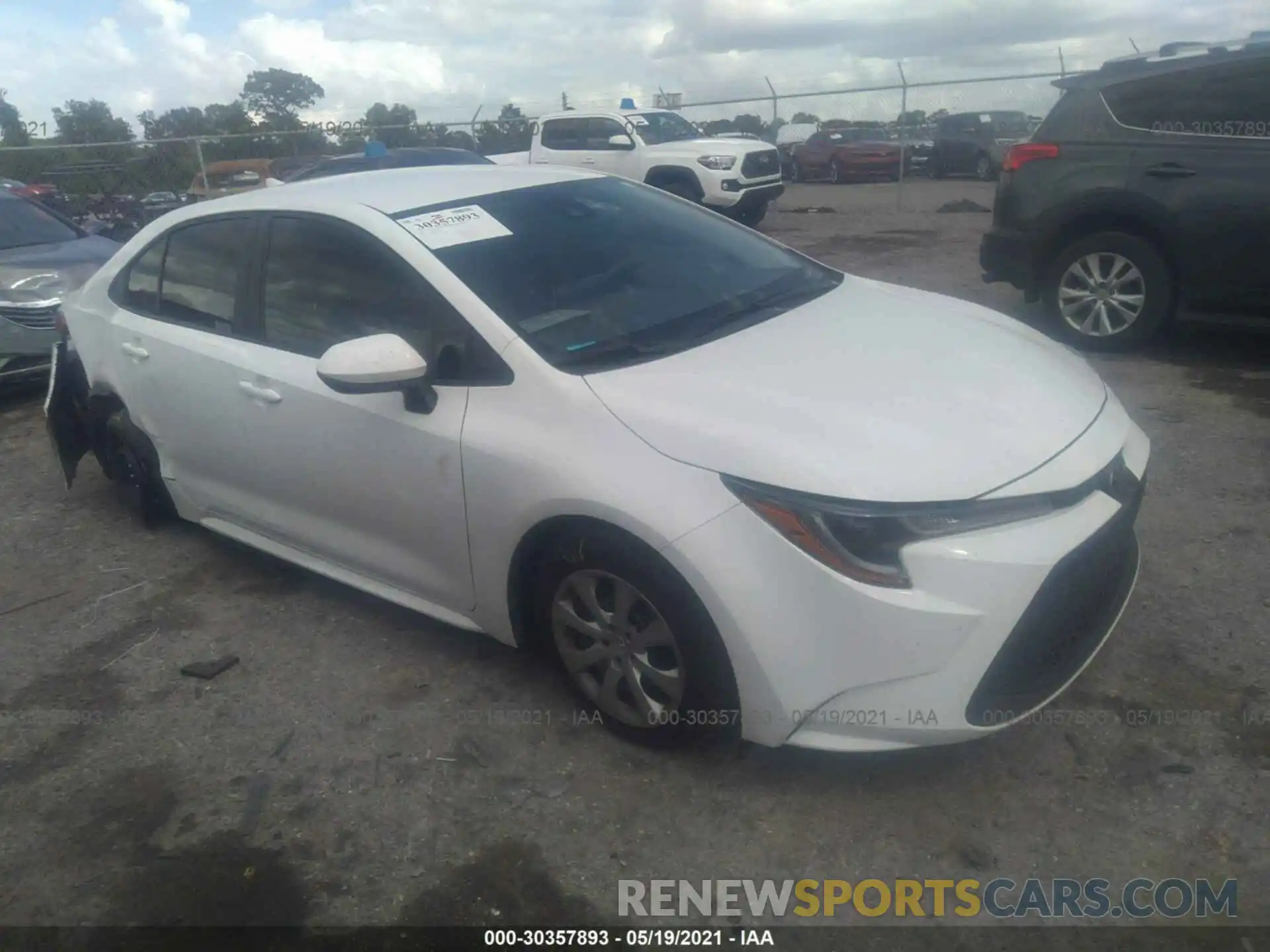 1 Photograph of a damaged car 5YFEPRAE9LP073491 TOYOTA COROLLA 2020