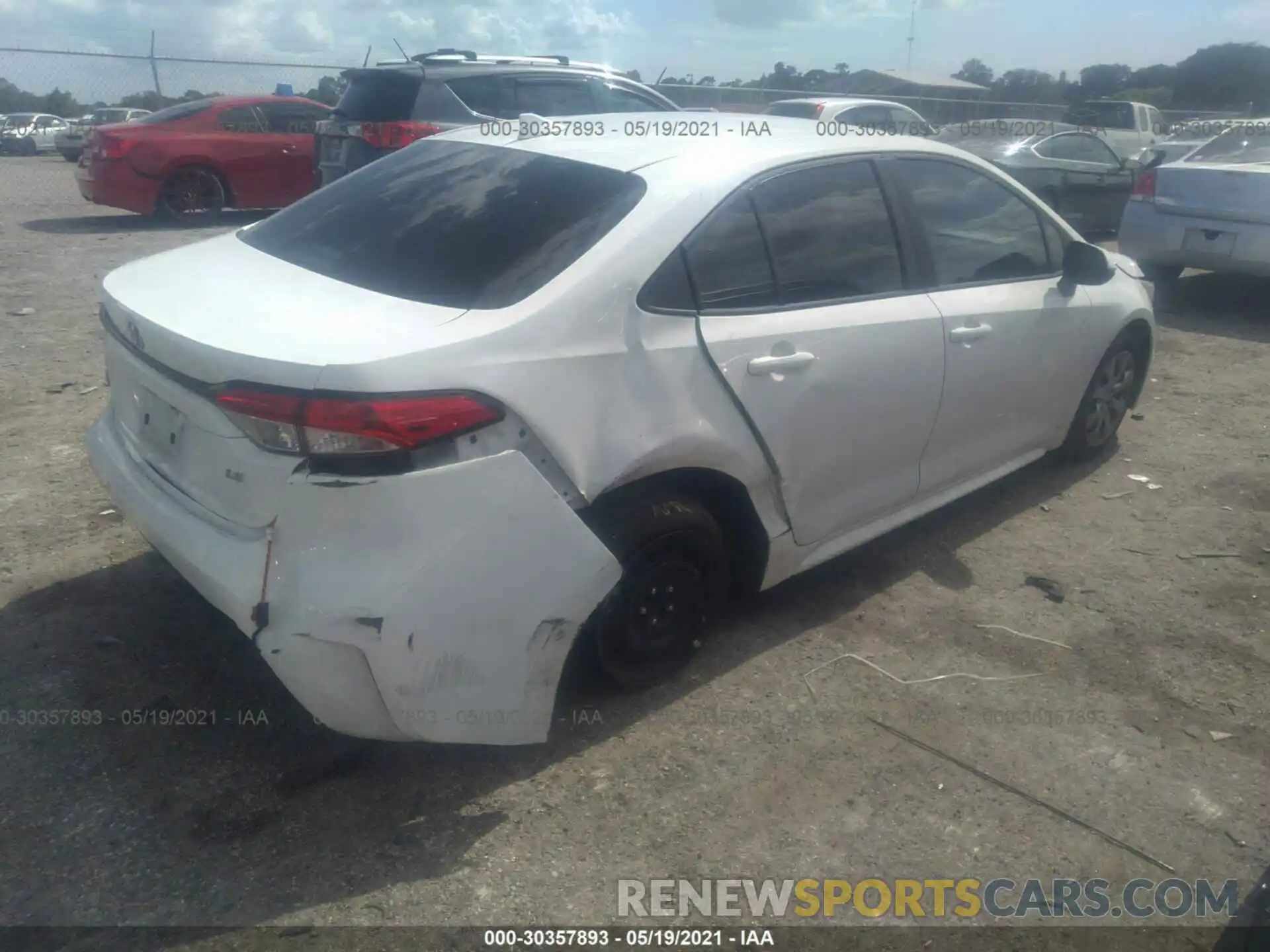 4 Photograph of a damaged car 5YFEPRAE9LP073491 TOYOTA COROLLA 2020