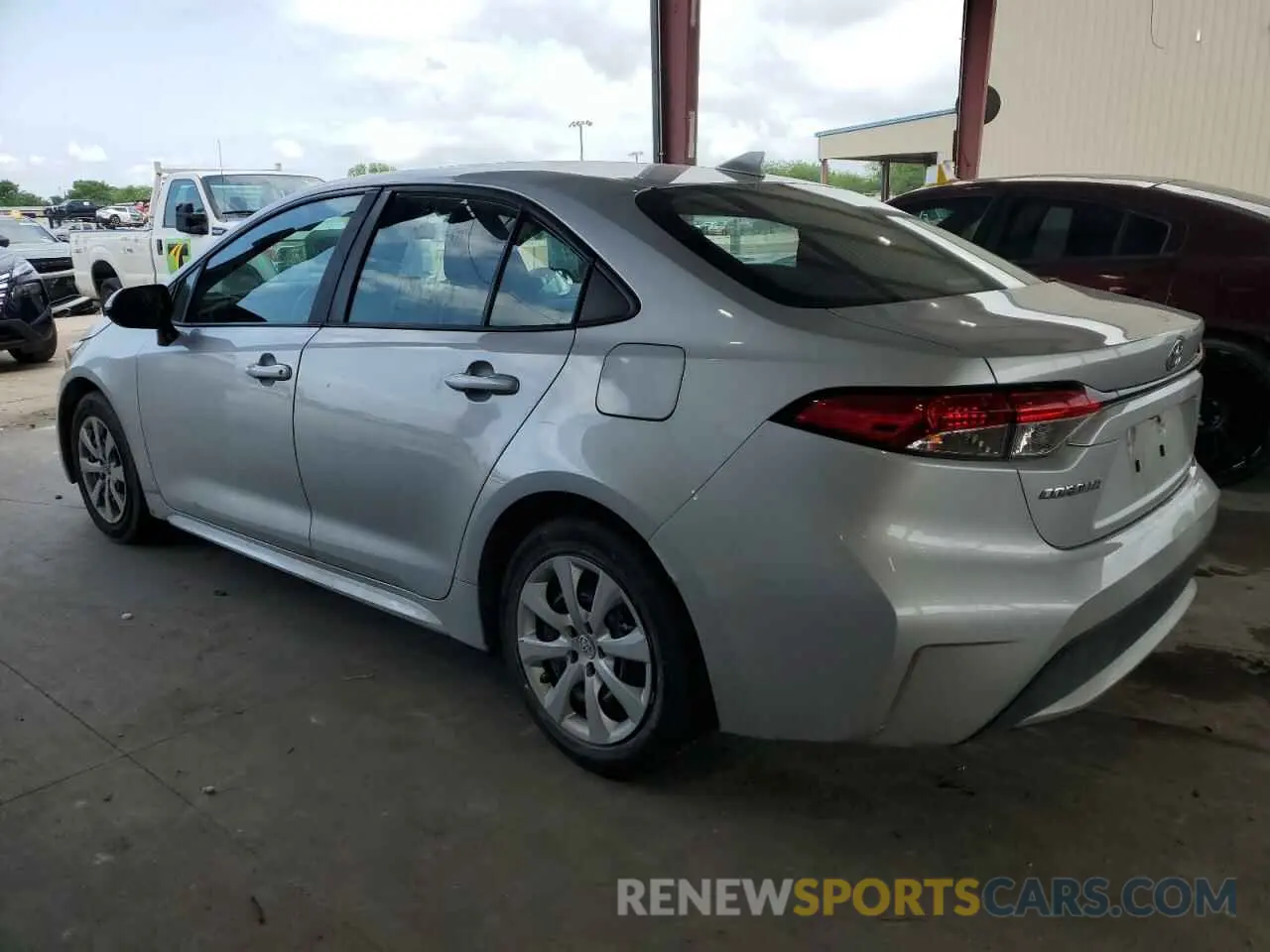 2 Photograph of a damaged car 5YFEPRAE9LP074298 TOYOTA COROLLA 2020