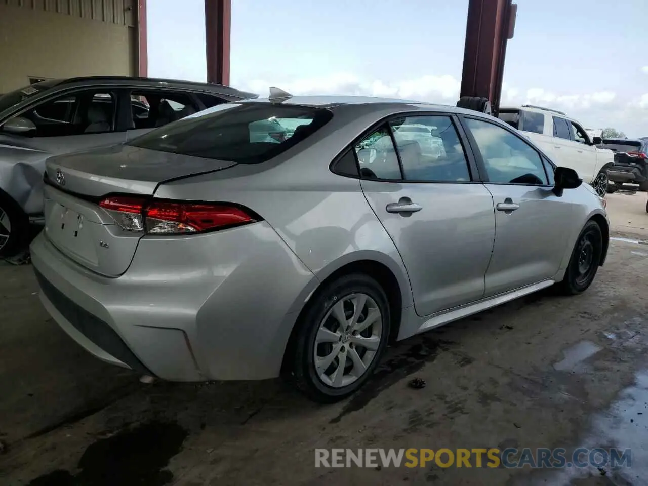 3 Photograph of a damaged car 5YFEPRAE9LP074298 TOYOTA COROLLA 2020