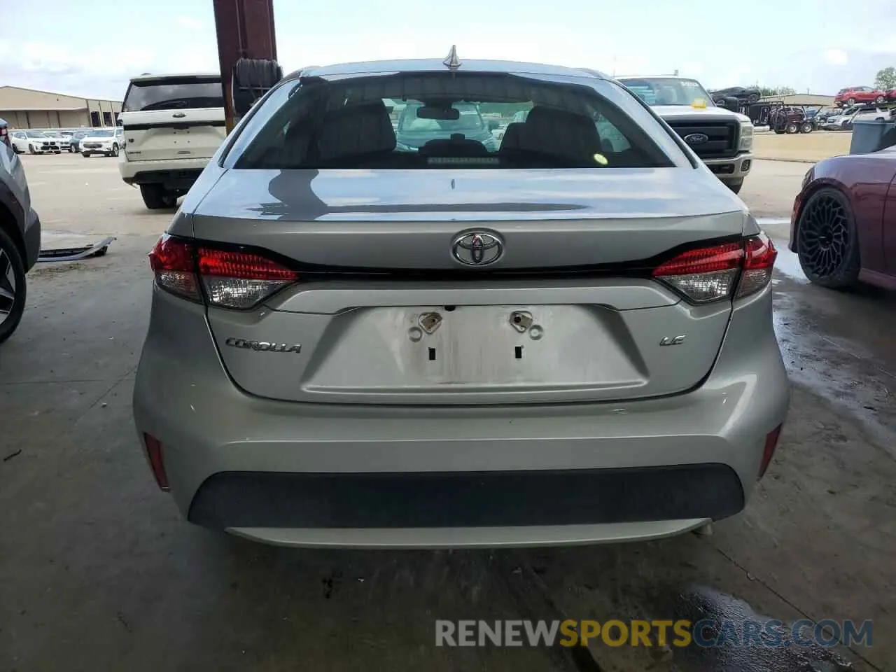 6 Photograph of a damaged car 5YFEPRAE9LP074298 TOYOTA COROLLA 2020