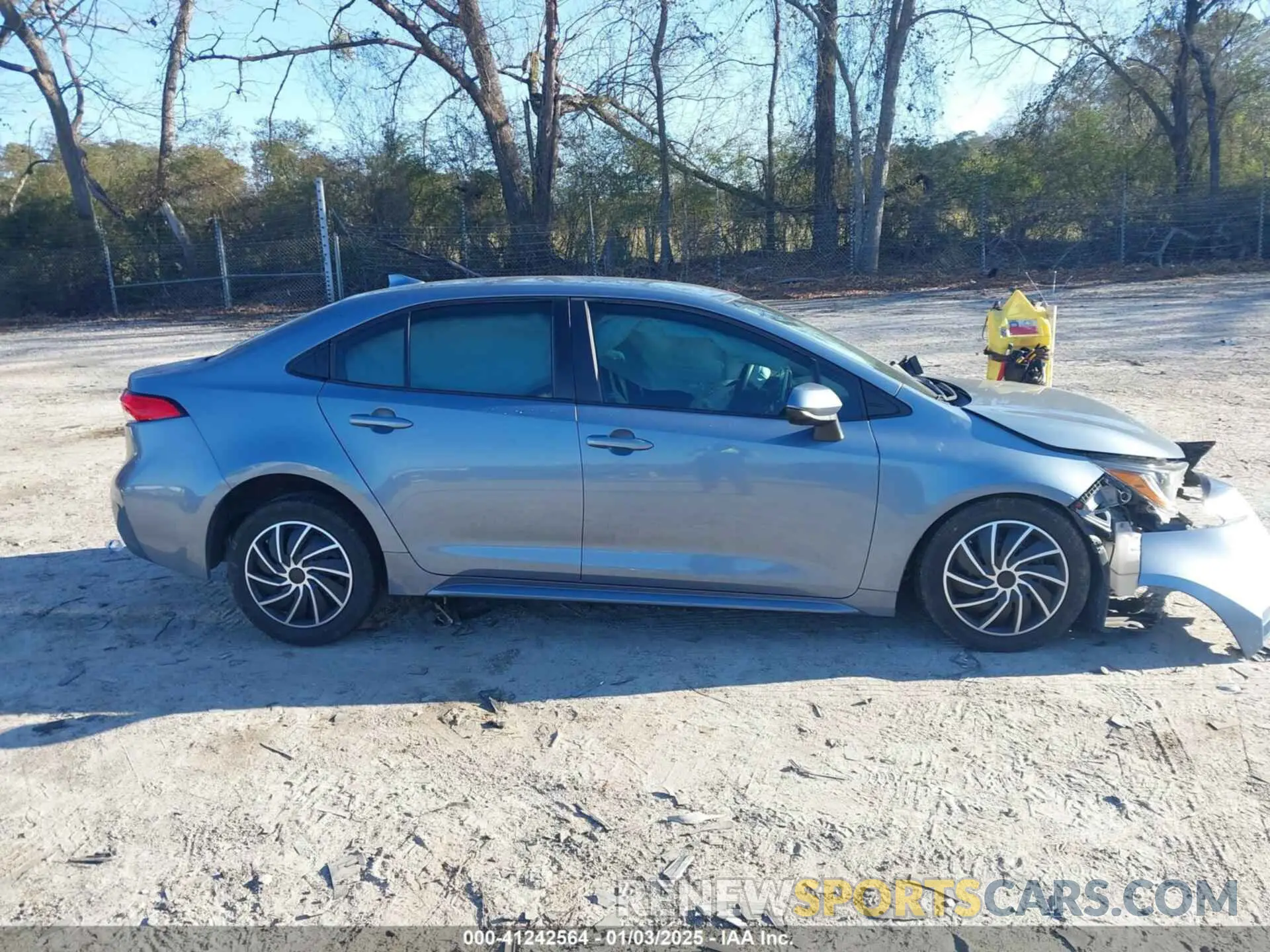 13 Photograph of a damaged car 5YFEPRAE9LP074768 TOYOTA COROLLA 2020
