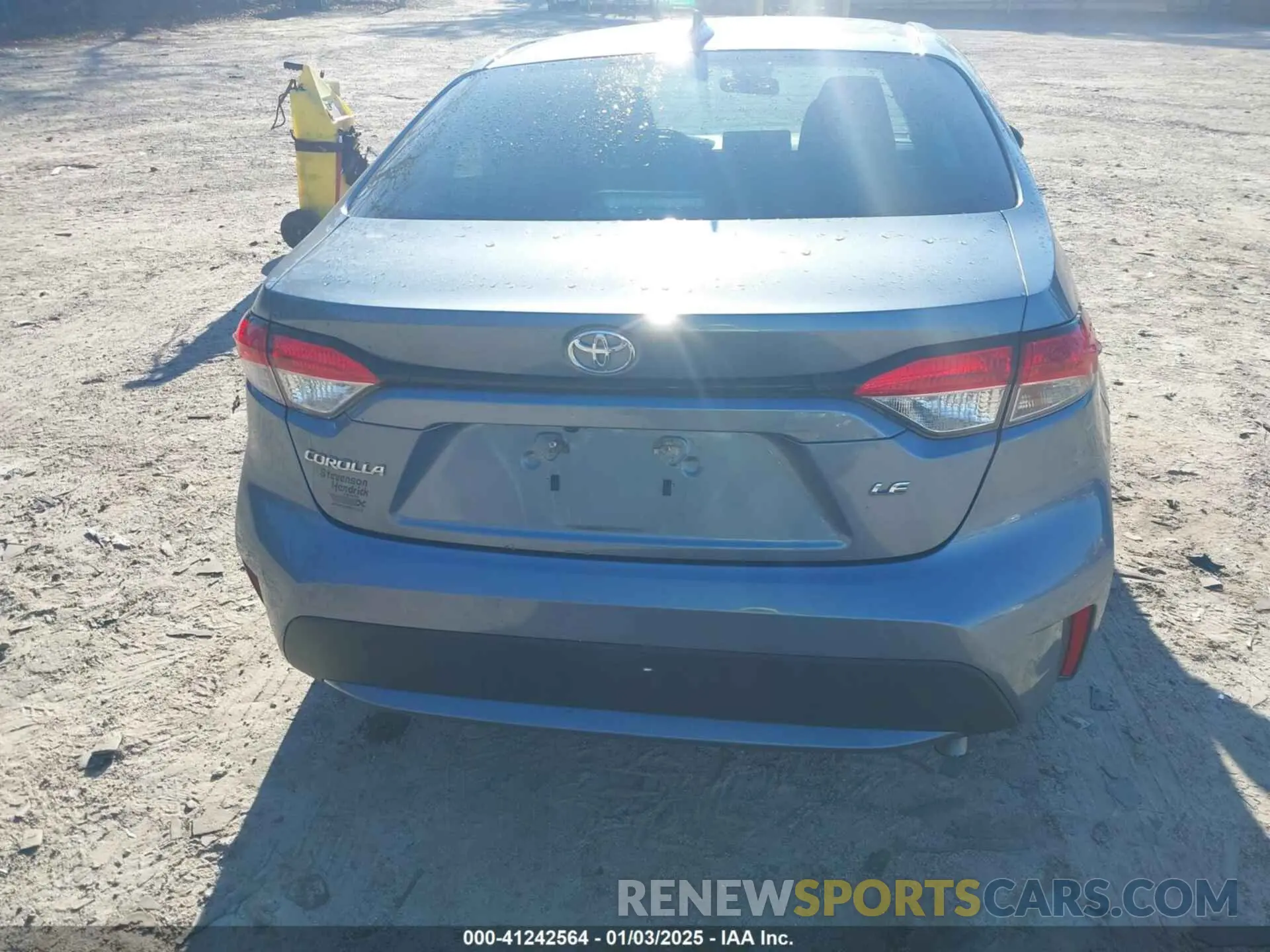16 Photograph of a damaged car 5YFEPRAE9LP074768 TOYOTA COROLLA 2020