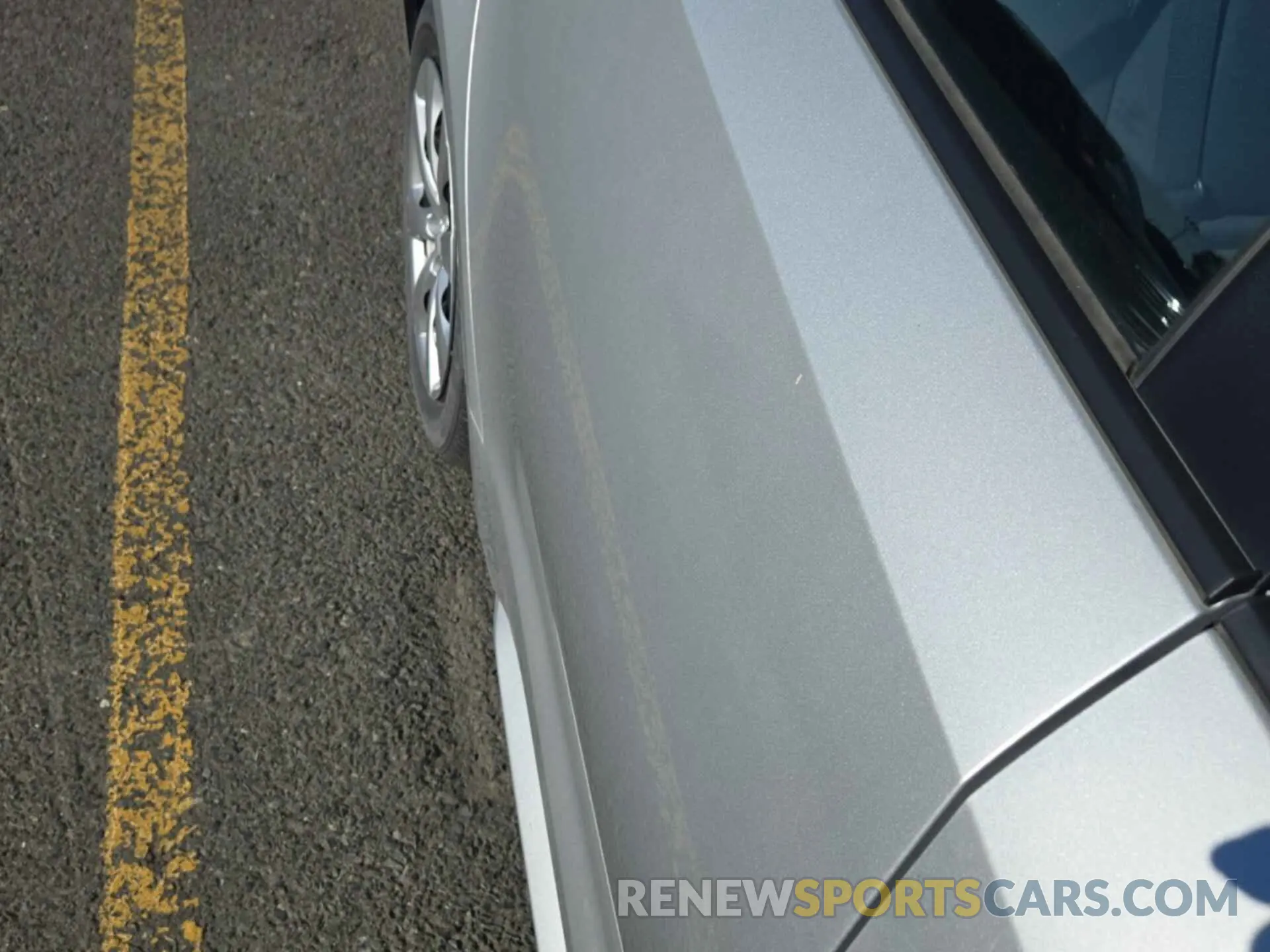8 Photograph of a damaged car 5YFEPRAE9LP076133 TOYOTA COROLLA 2020