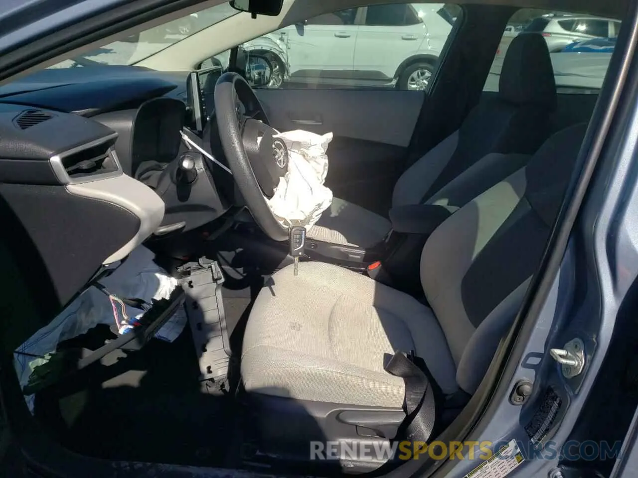 7 Photograph of a damaged car 5YFEPRAE9LP077315 TOYOTA COROLLA 2020