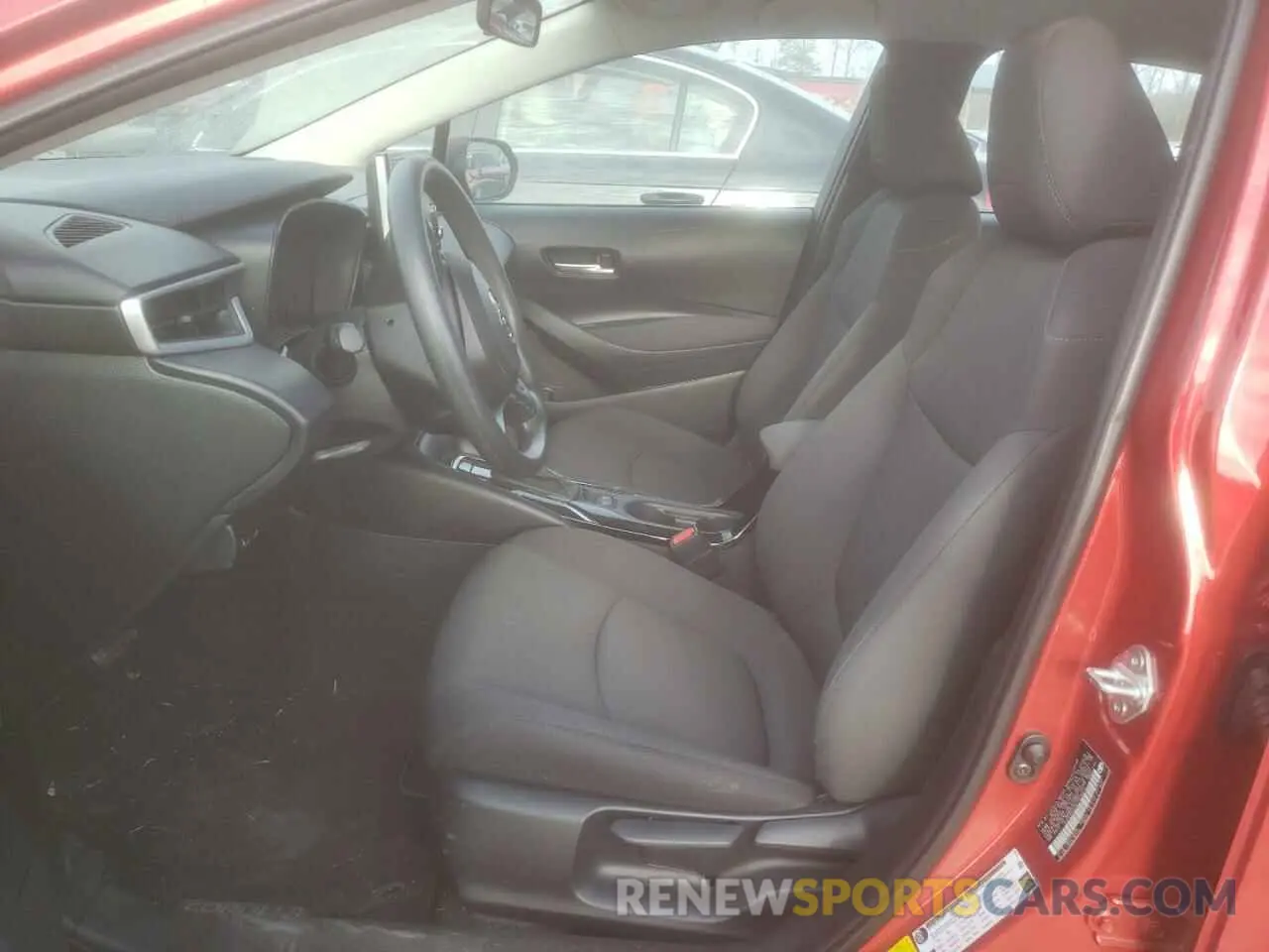 7 Photograph of a damaged car 5YFEPRAE9LP078674 TOYOTA COROLLA 2020