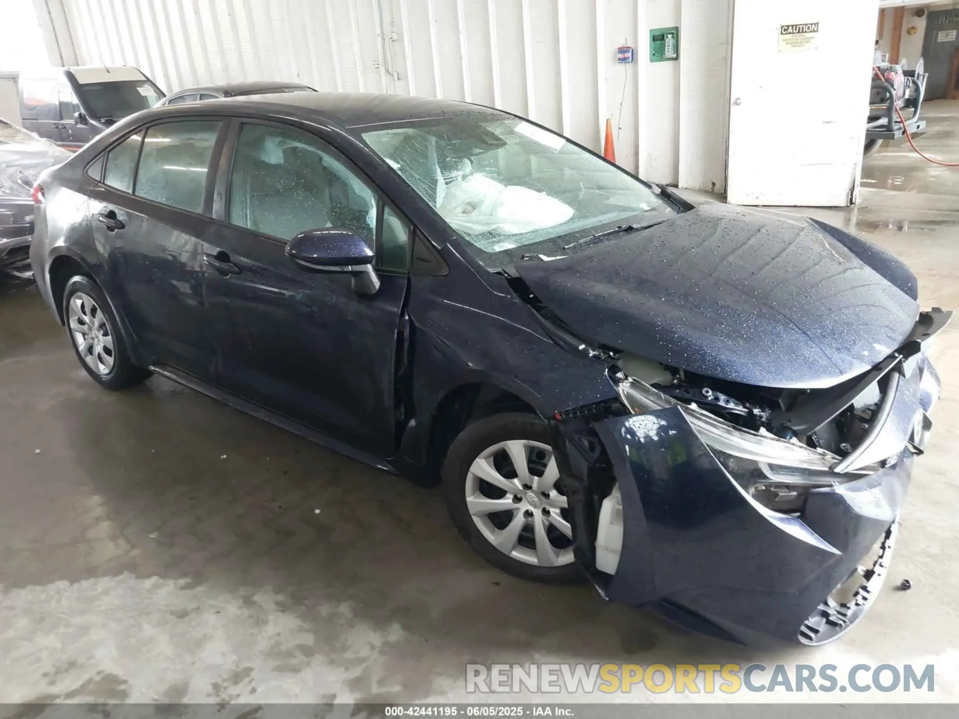 1 Photograph of a damaged car 5YFEPRAE9LP081039 TOYOTA COROLLA 2020