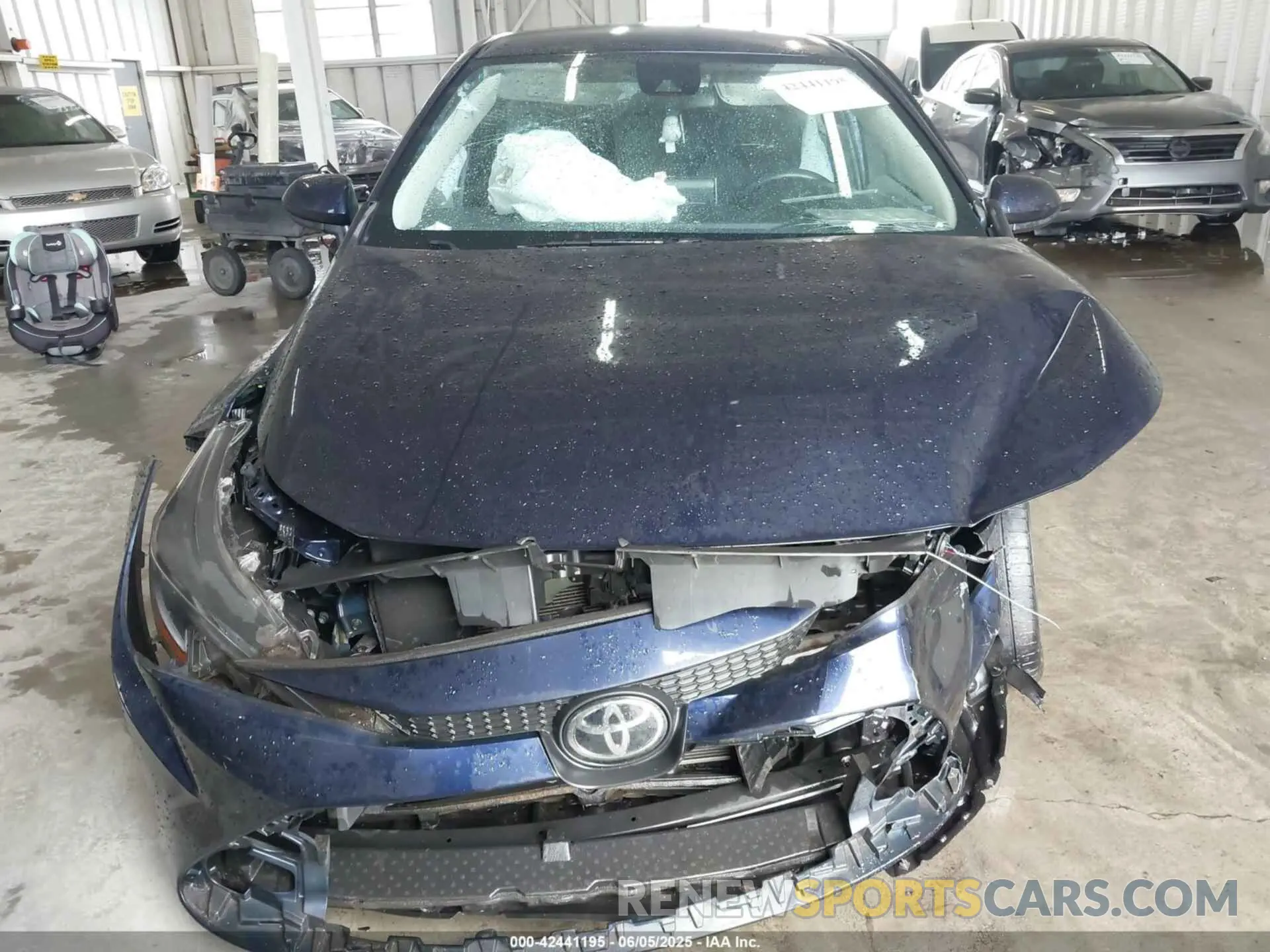 12 Photograph of a damaged car 5YFEPRAE9LP081039 TOYOTA COROLLA 2020