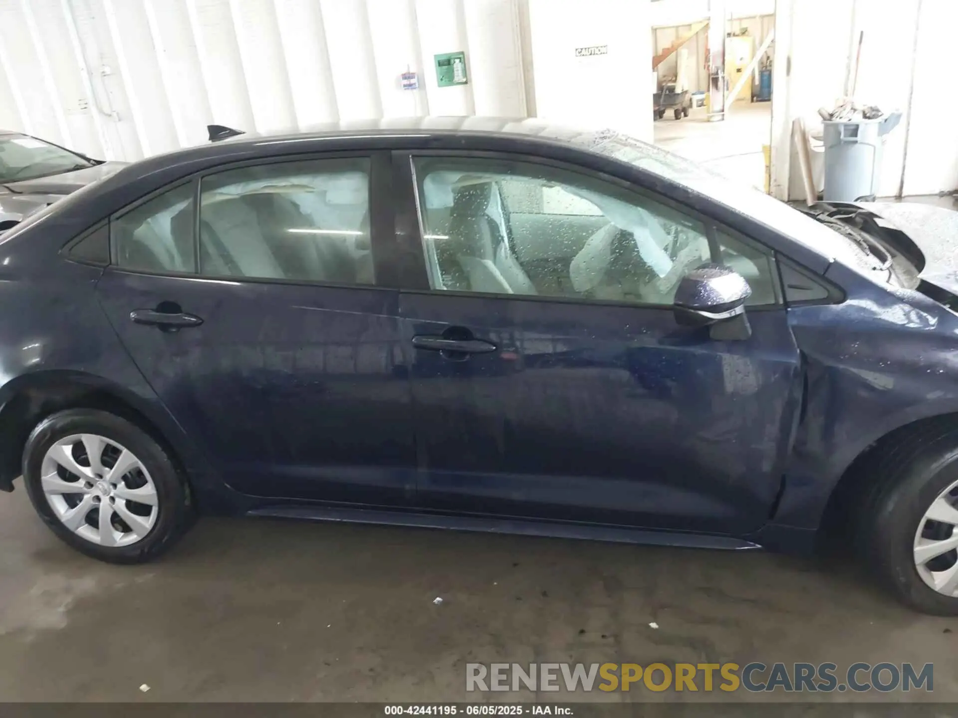 13 Photograph of a damaged car 5YFEPRAE9LP081039 TOYOTA COROLLA 2020
