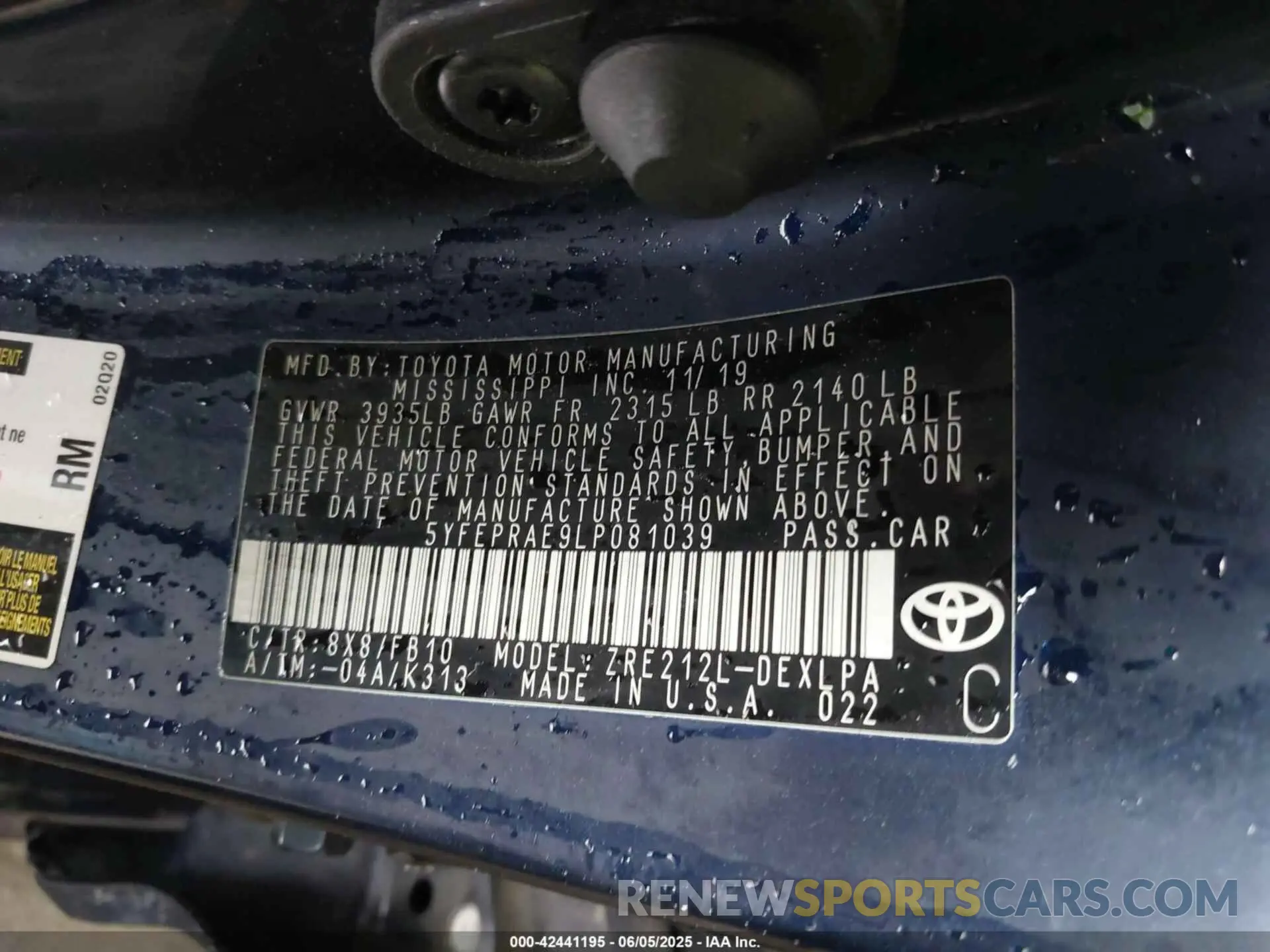 9 Photograph of a damaged car 5YFEPRAE9LP081039 TOYOTA COROLLA 2020