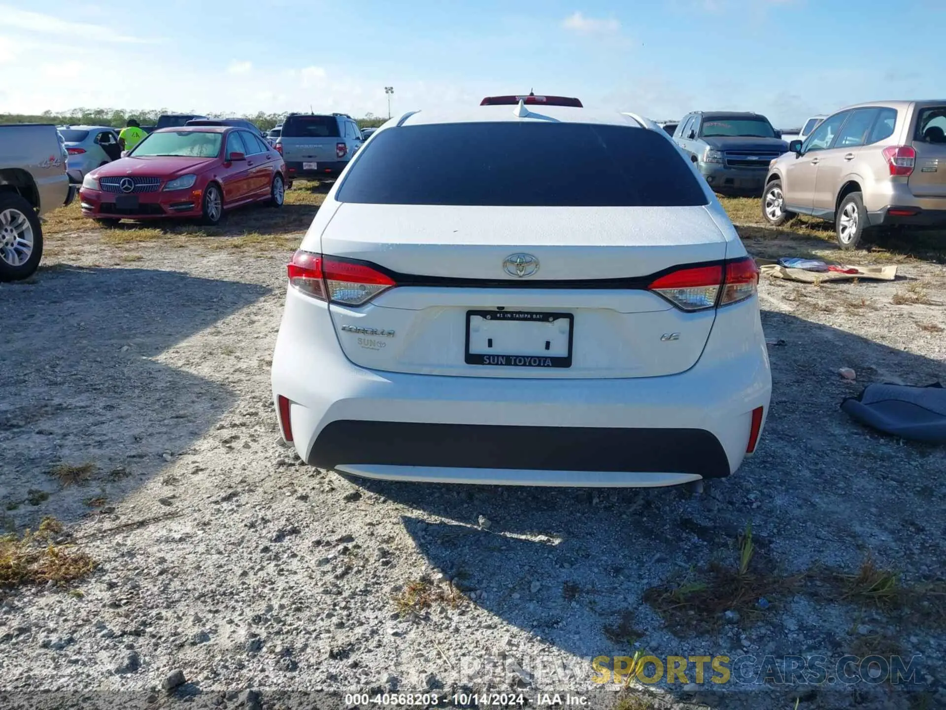 16 Photograph of a damaged car 5YFEPRAE9LP082045 TOYOTA COROLLA 2020