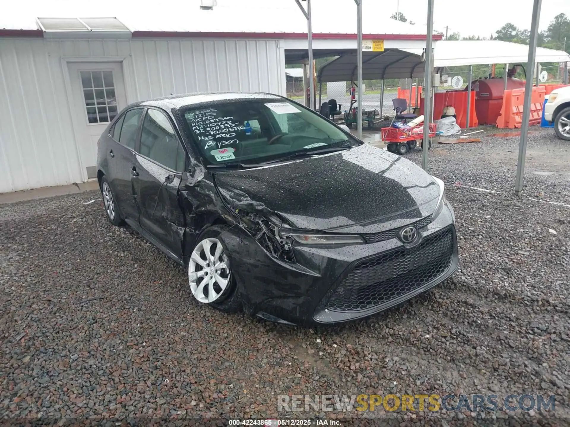 1 Photograph of a damaged car 5YFEPRAE9LP084569 TOYOTA COROLLA 2020