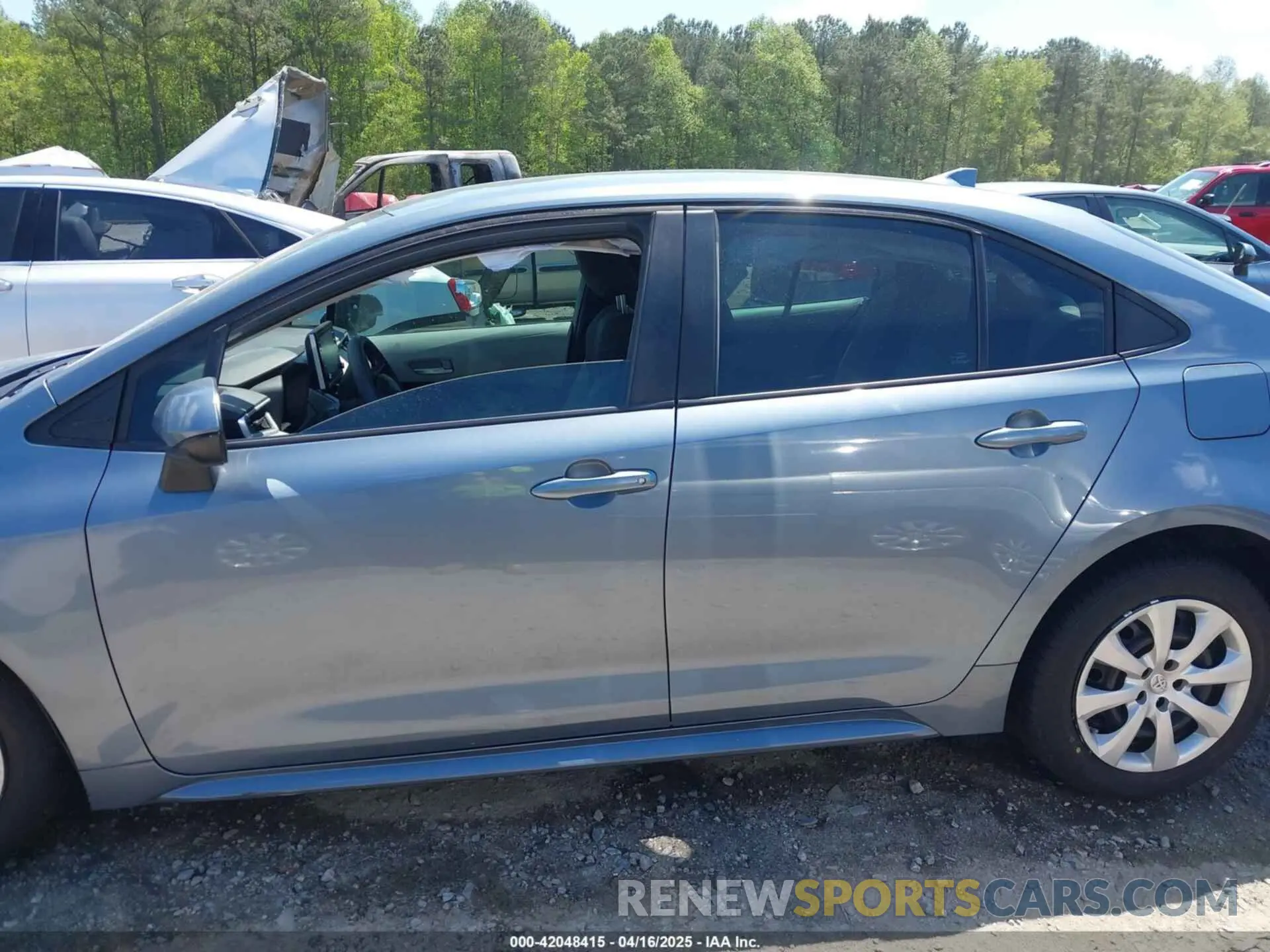 13 Photograph of a damaged car 5YFEPRAE9LP088959 TOYOTA COROLLA 2020