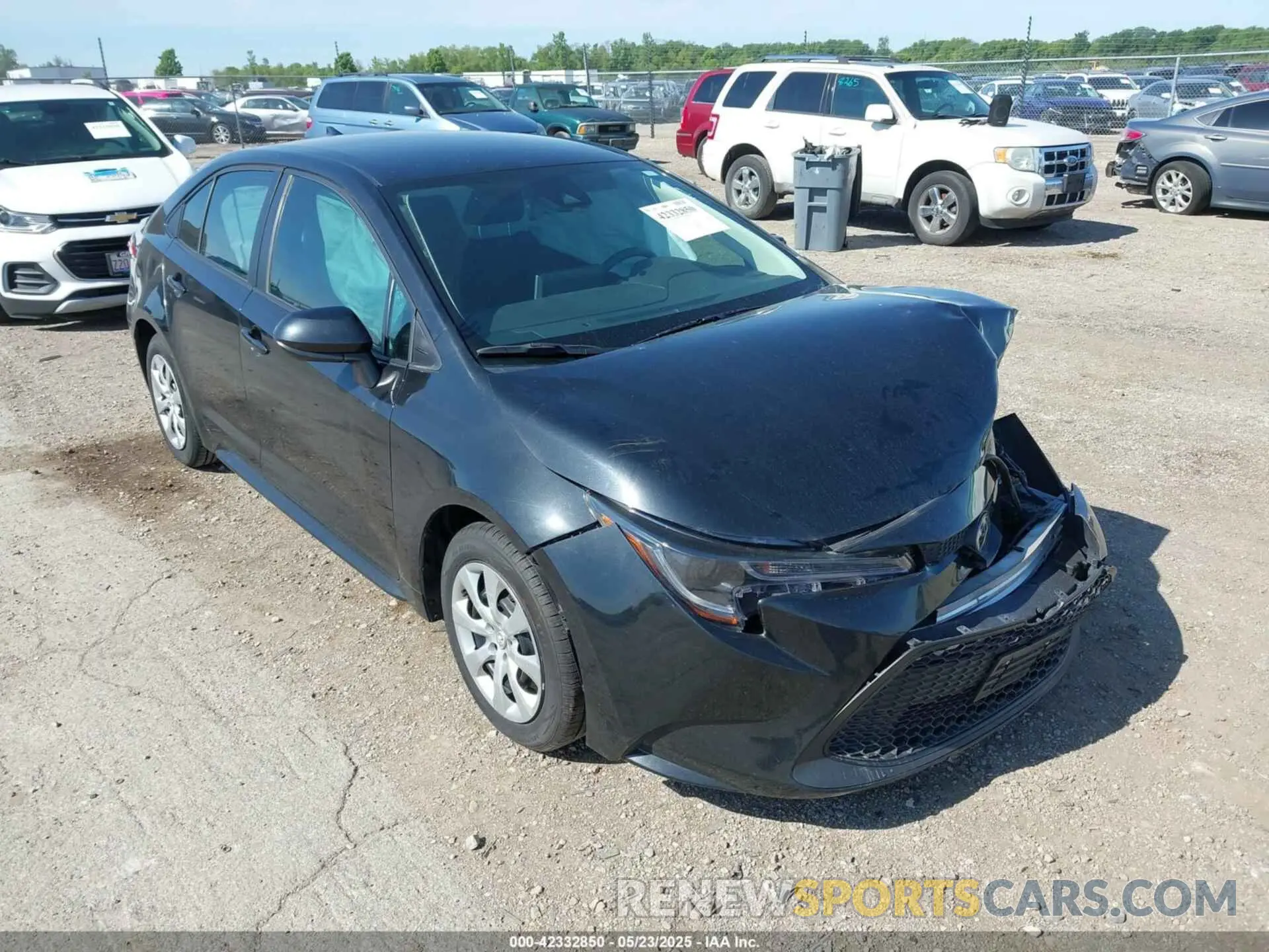 1 Photograph of a damaged car 5YFEPRAE9LP092879 TOYOTA COROLLA 2020