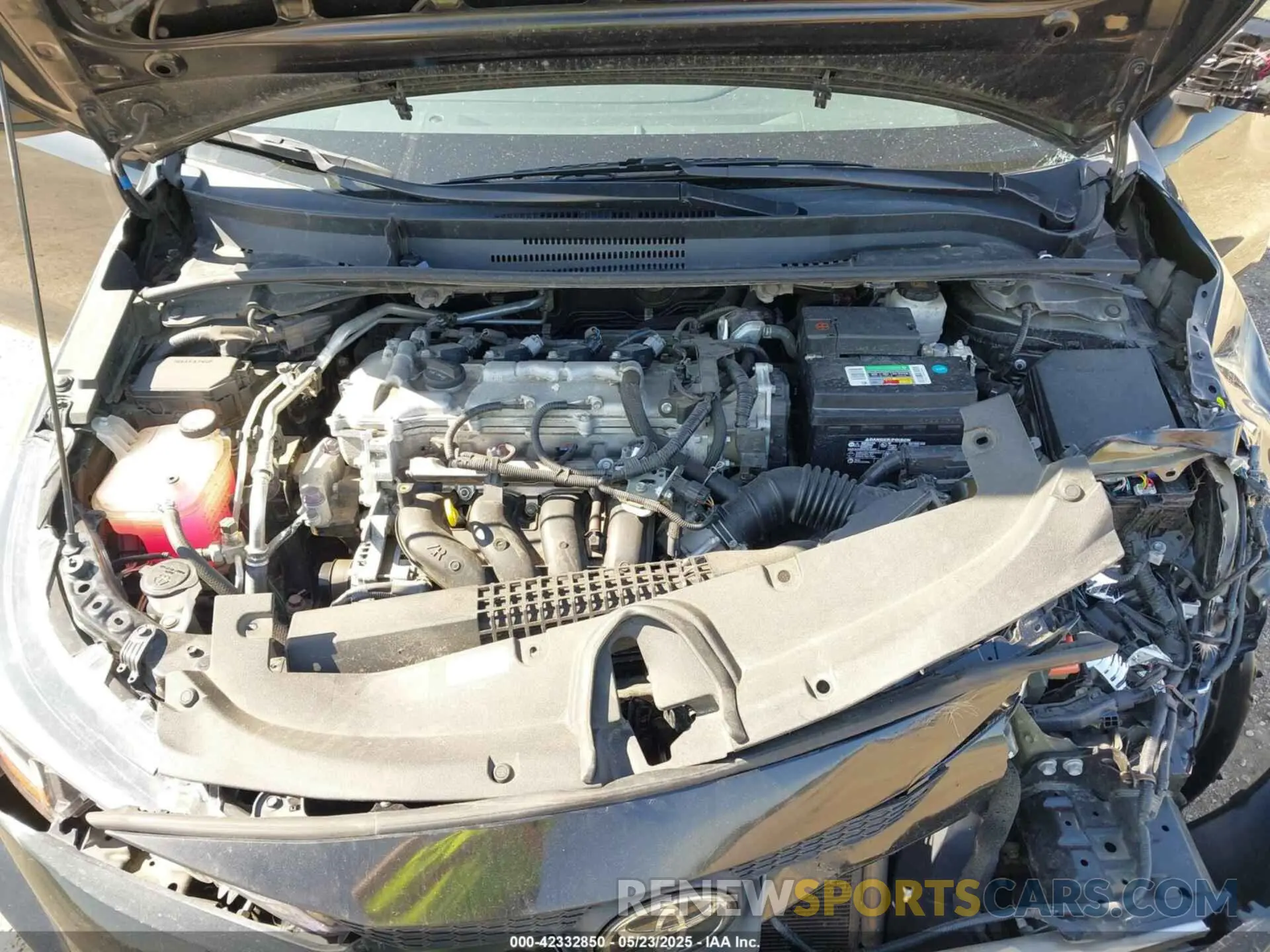 10 Photograph of a damaged car 5YFEPRAE9LP092879 TOYOTA COROLLA 2020