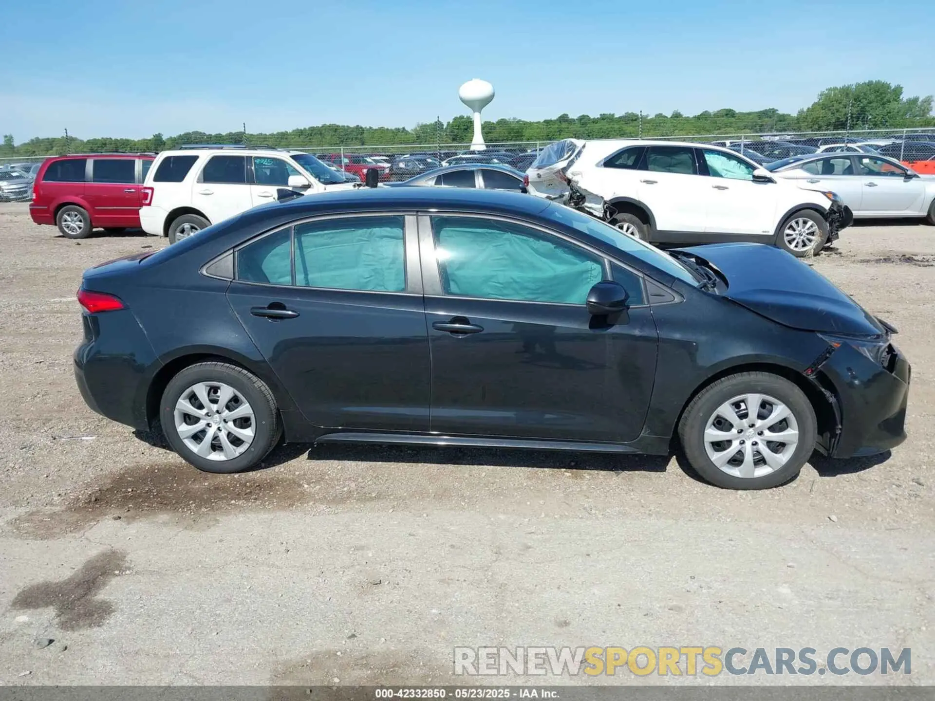 13 Photograph of a damaged car 5YFEPRAE9LP092879 TOYOTA COROLLA 2020