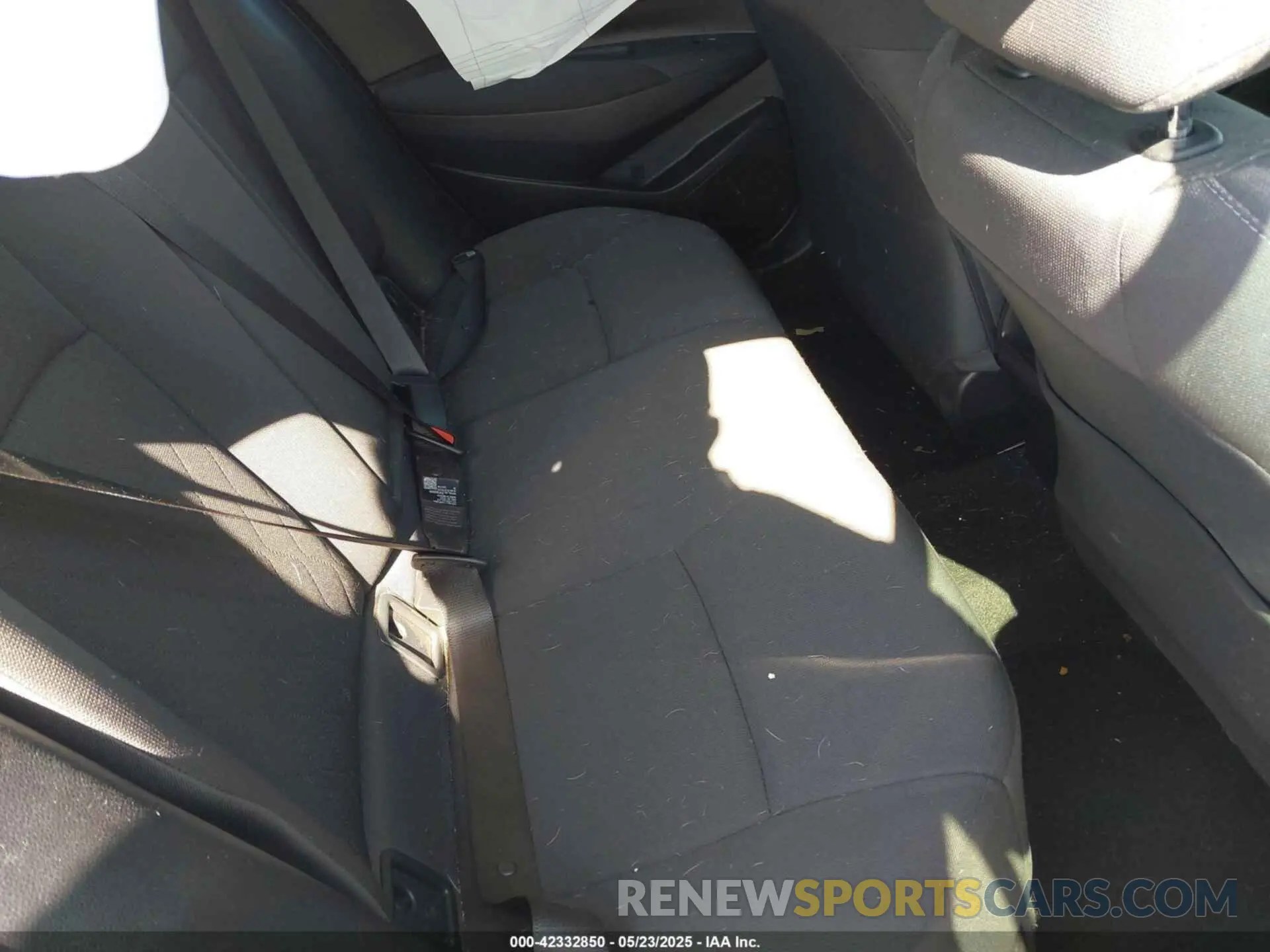 8 Photograph of a damaged car 5YFEPRAE9LP092879 TOYOTA COROLLA 2020