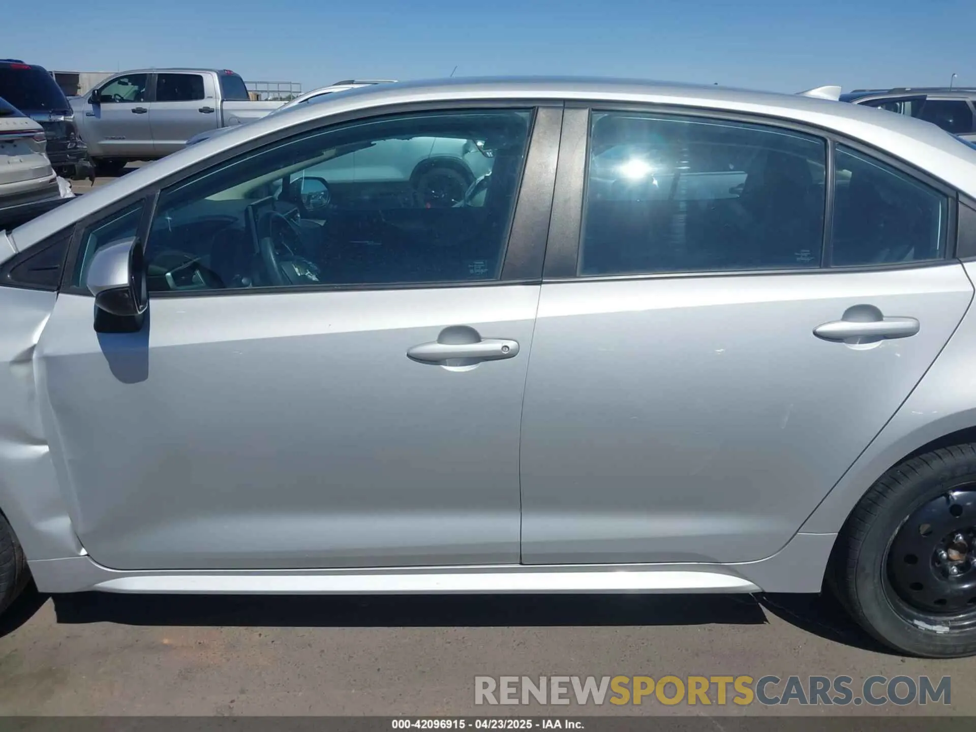 15 Photograph of a damaged car 5YFEPRAE9LP098455 TOYOTA COROLLA 2020
