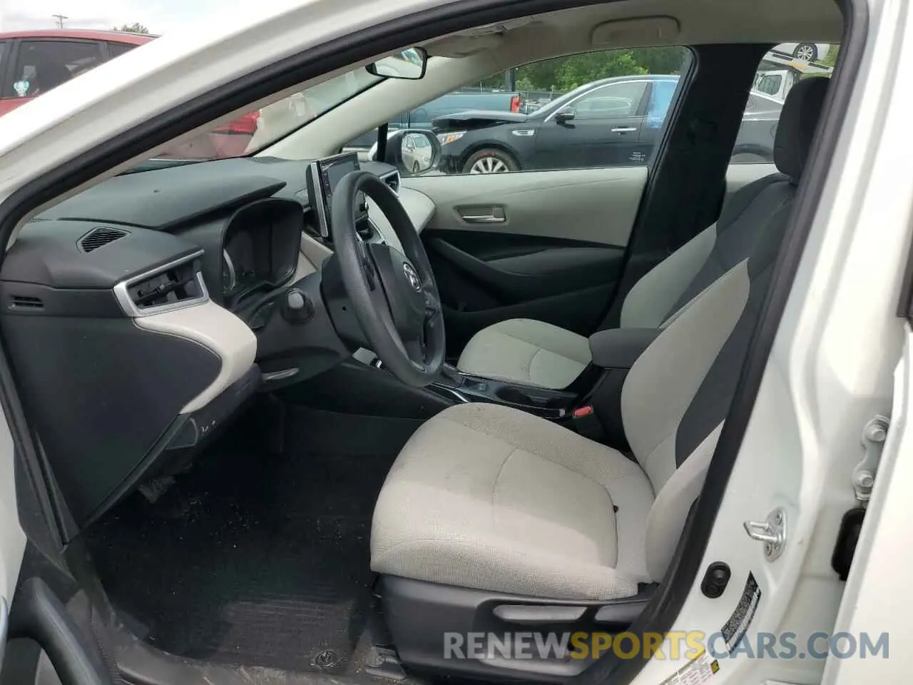 7 Photograph of a damaged car 5YFEPRAE9LP107526 TOYOTA COROLLA 2020