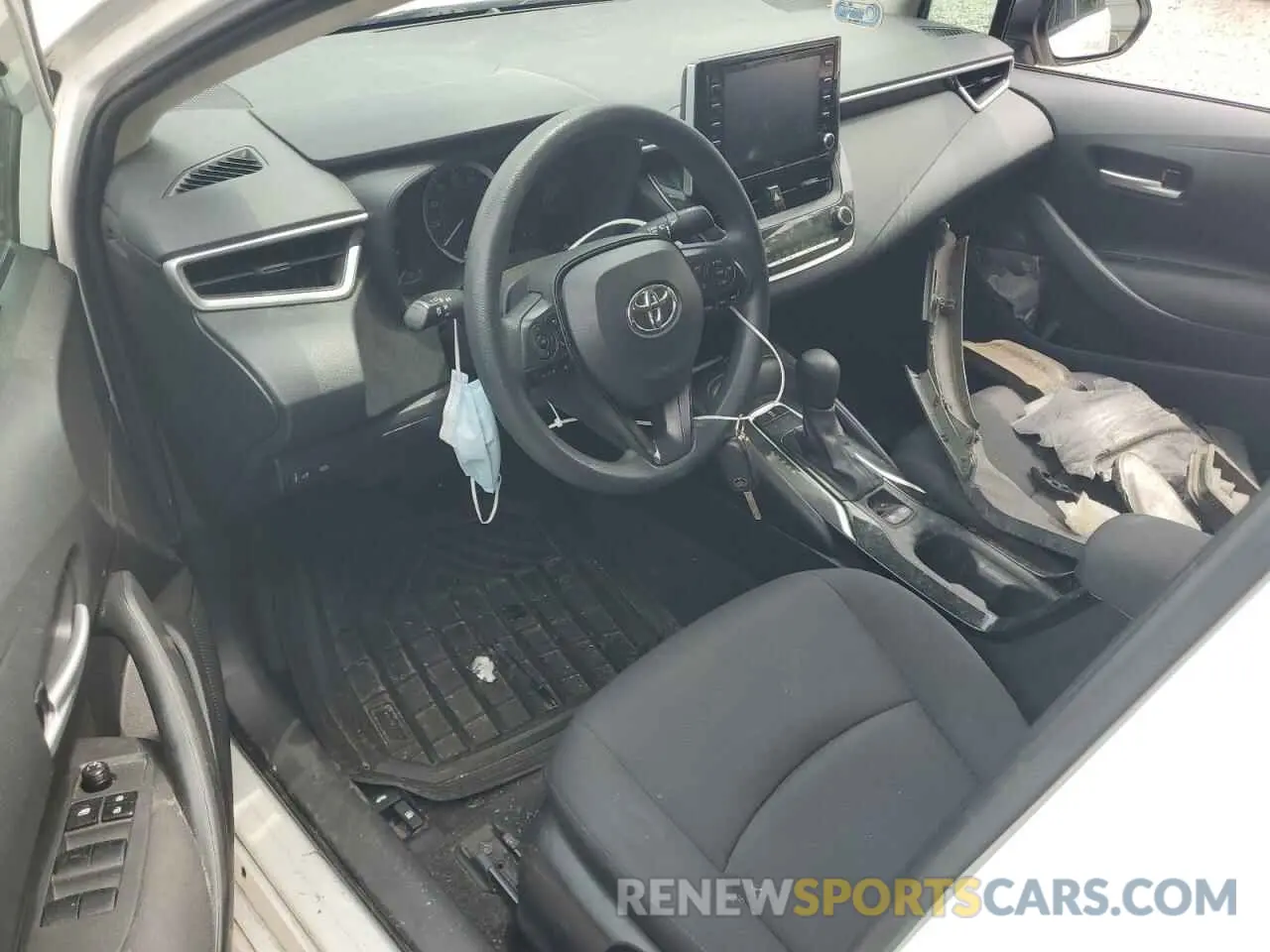 8 Photograph of a damaged car 5YFEPRAE9LP109471 TOYOTA COROLLA 2020