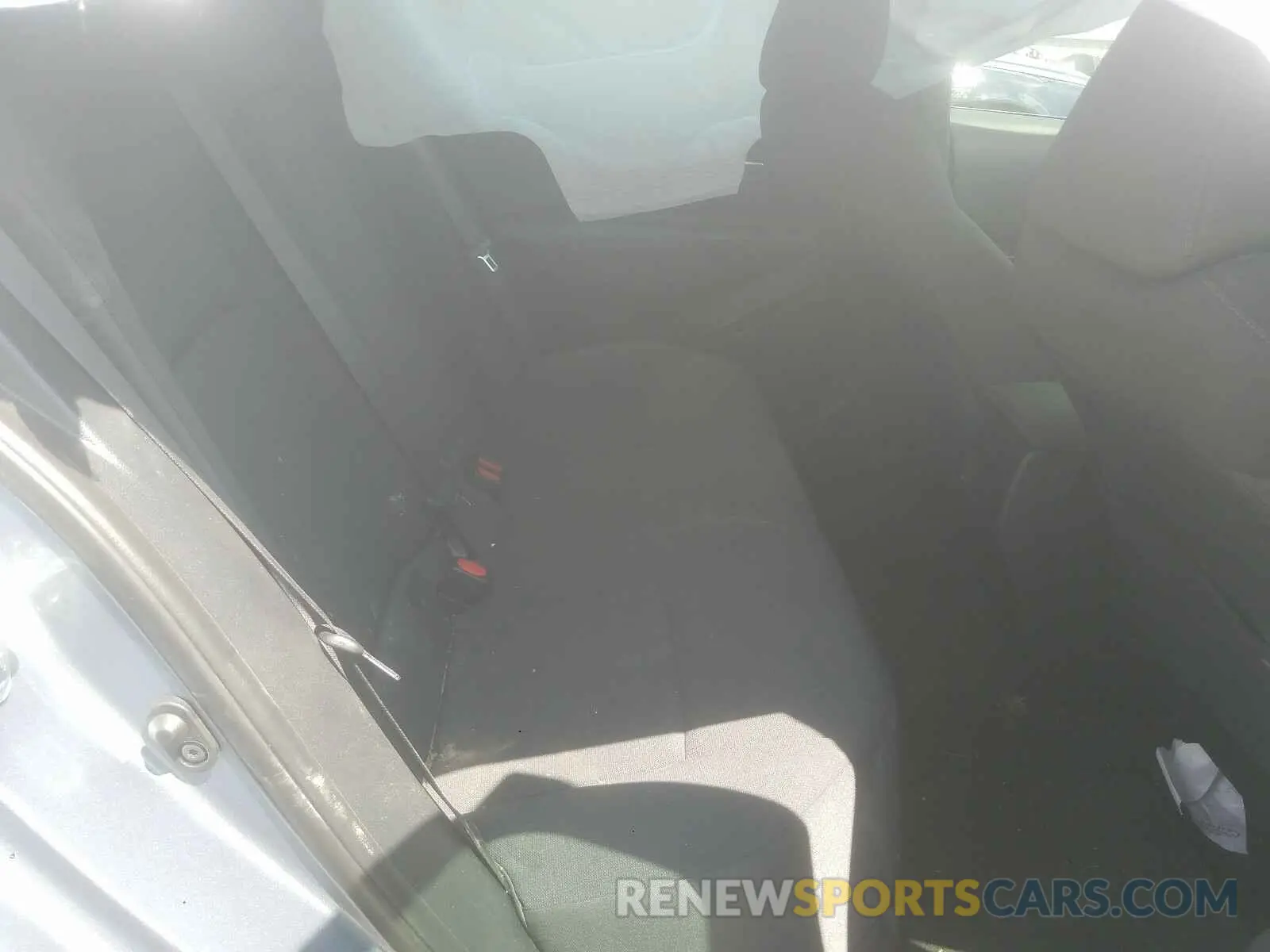 6 Photograph of a damaged car 5YFEPRAE9LP123824 TOYOTA COROLLA 2020