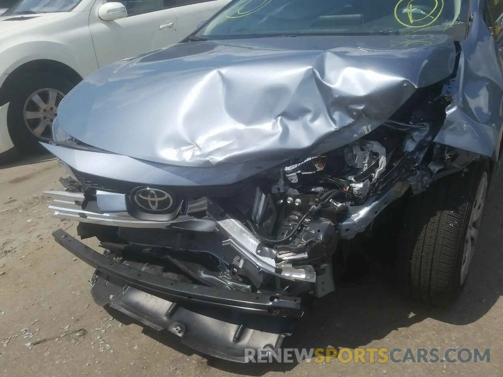 9 Photograph of a damaged car 5YFEPRAE9LP123824 TOYOTA COROLLA 2020