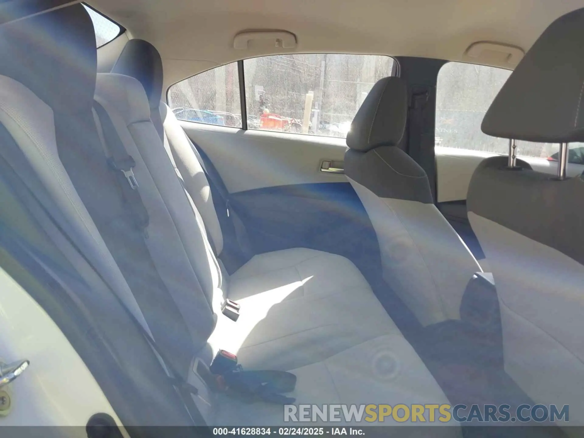 8 Photograph of a damaged car 5YFEPRAE9LP124083 TOYOTA COROLLA 2020